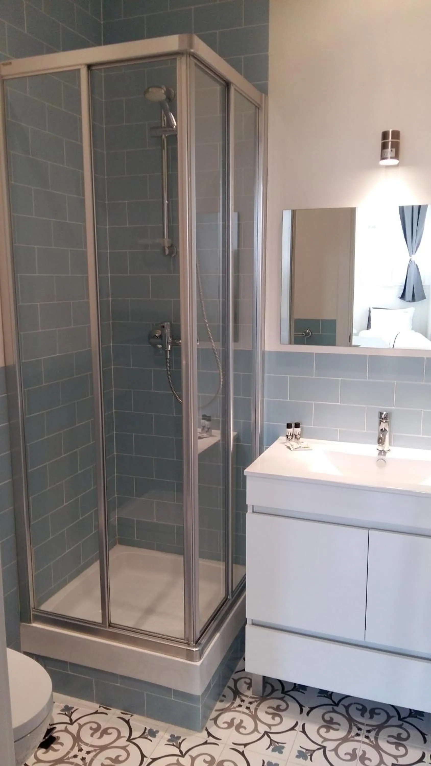 Bathroom in Sincerely Lisboa