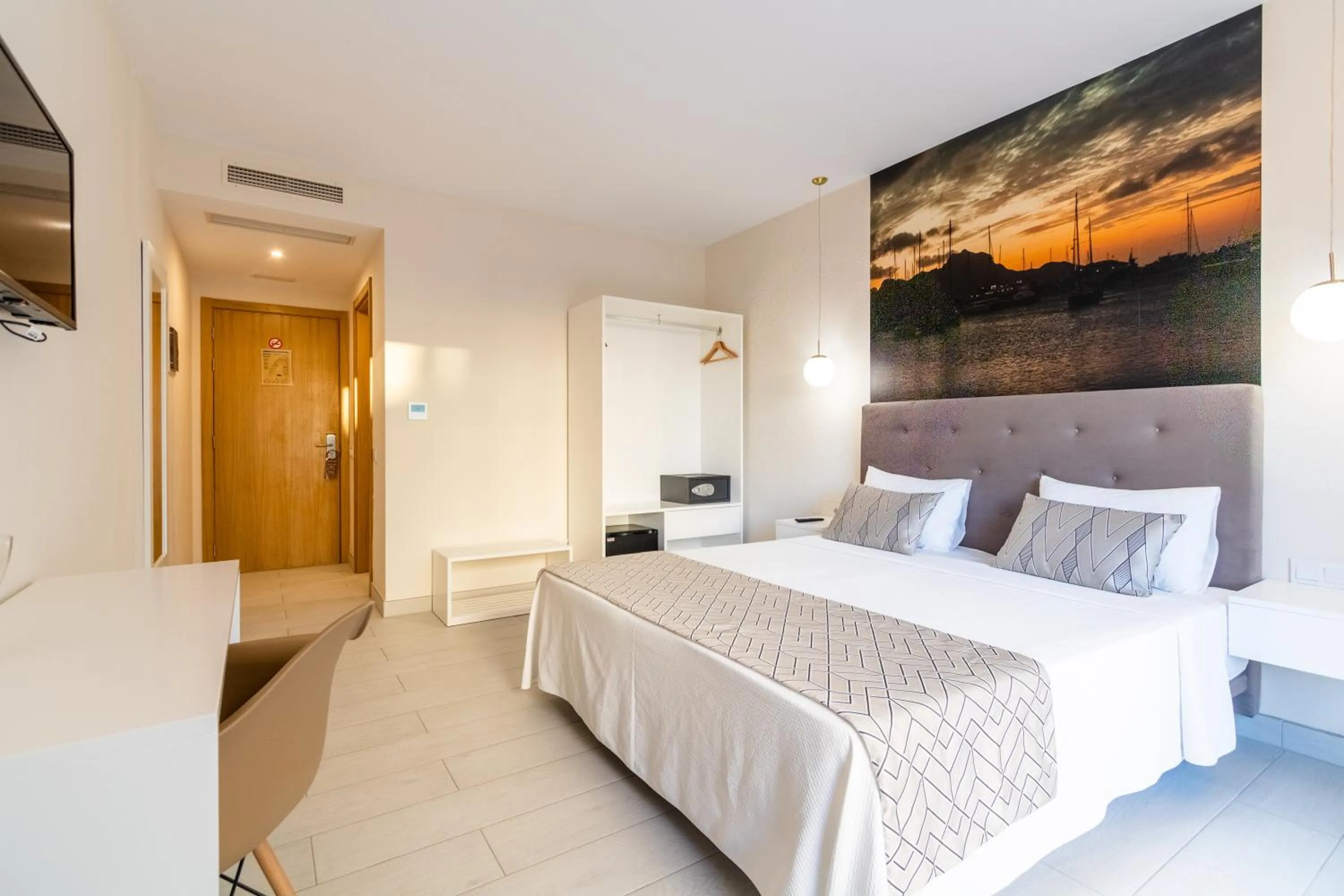 Bedroom in Ouril Mindelo