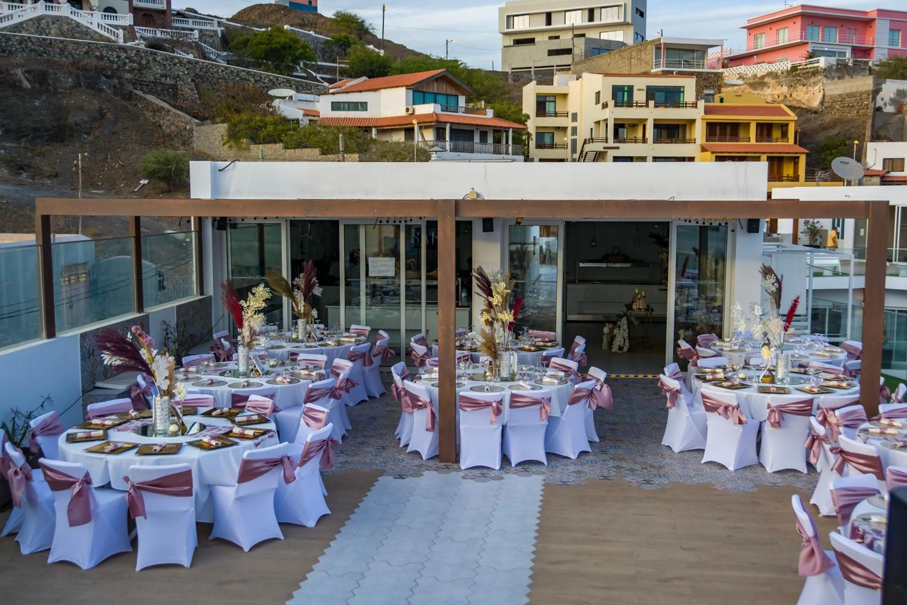 Banquet/Function facilities in Ouril Mindelo