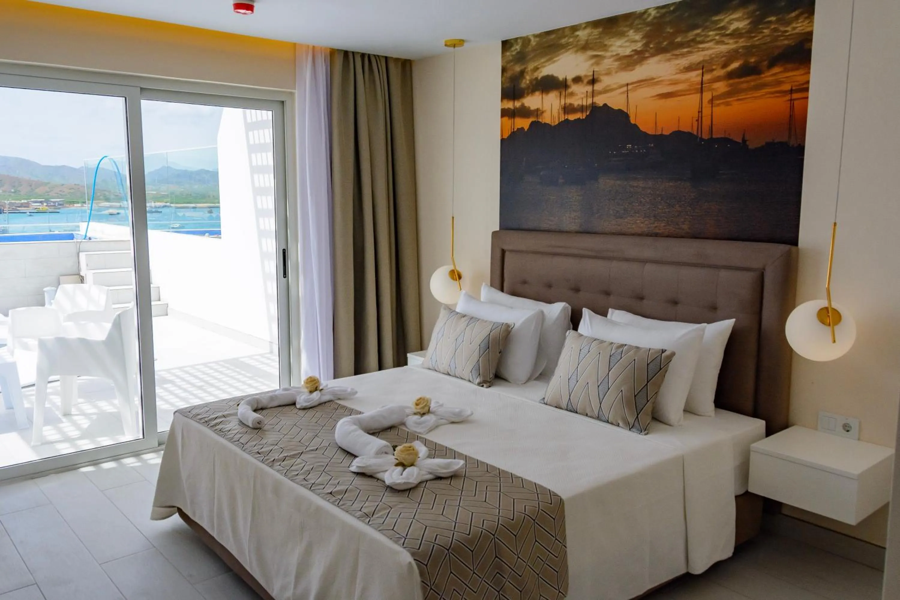 Swimming pool in Ouril Mindelo