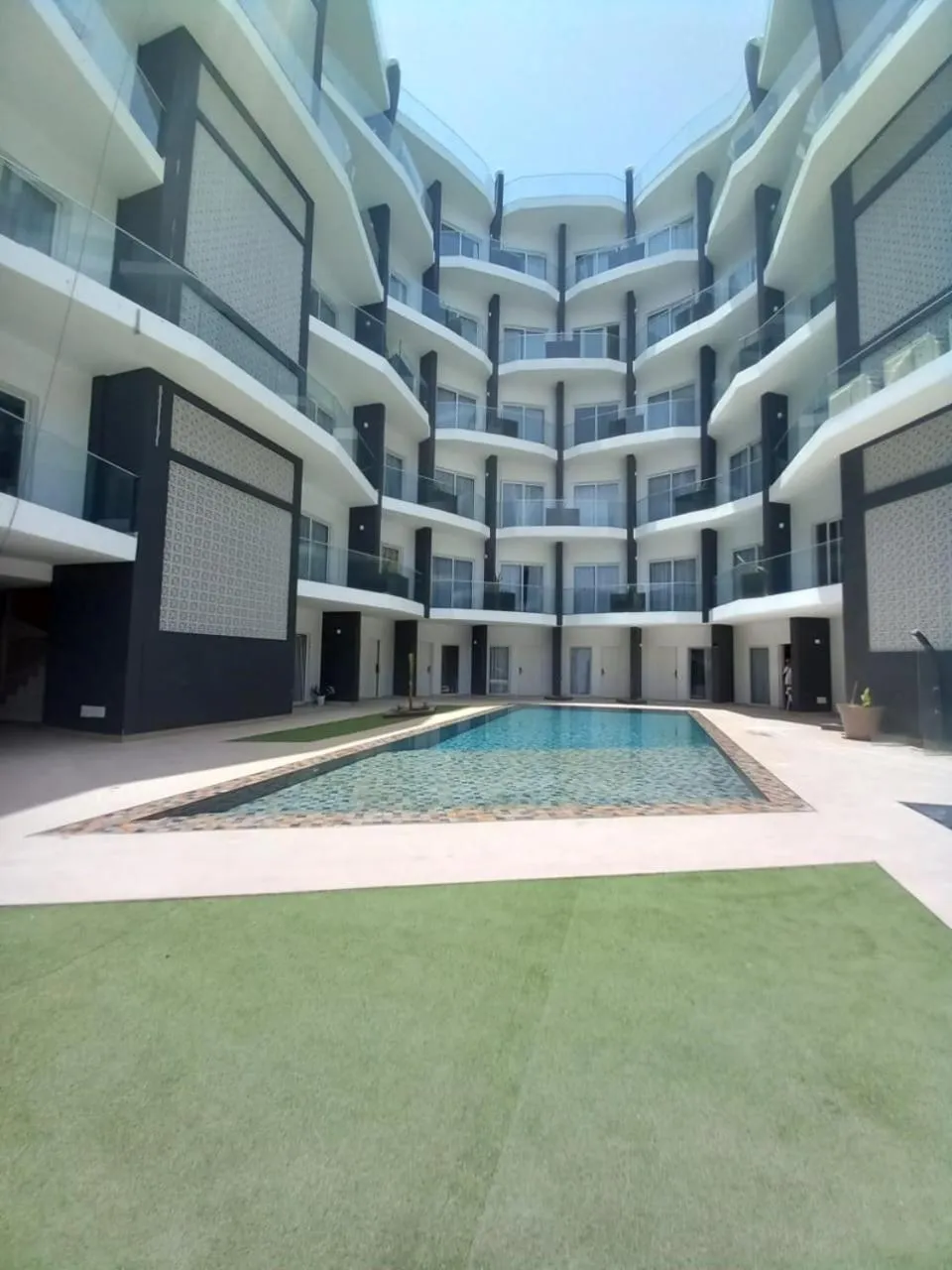 Property building in Ouril Mindelo