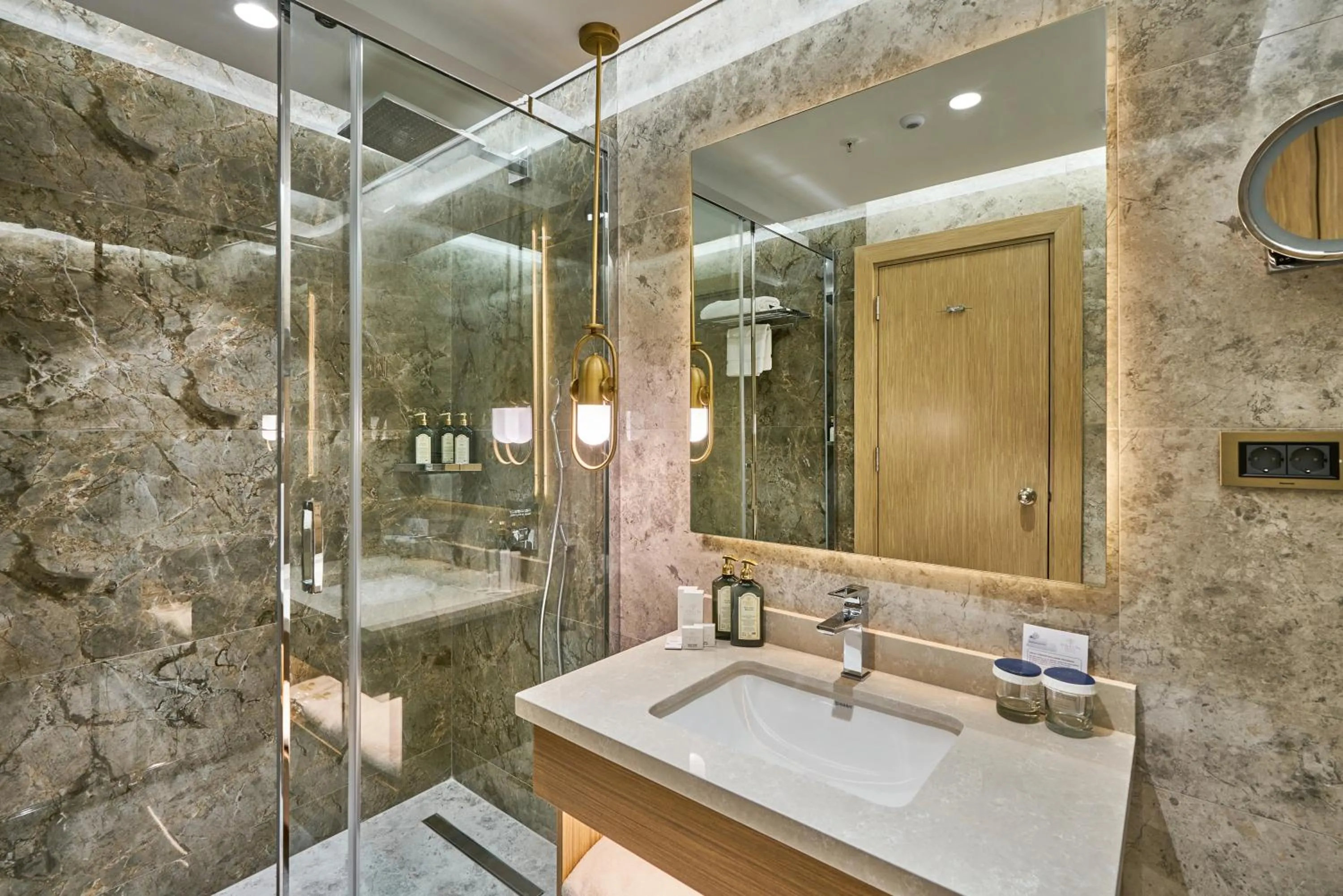 Shower in Rayelin Hotel Istanbul Old City