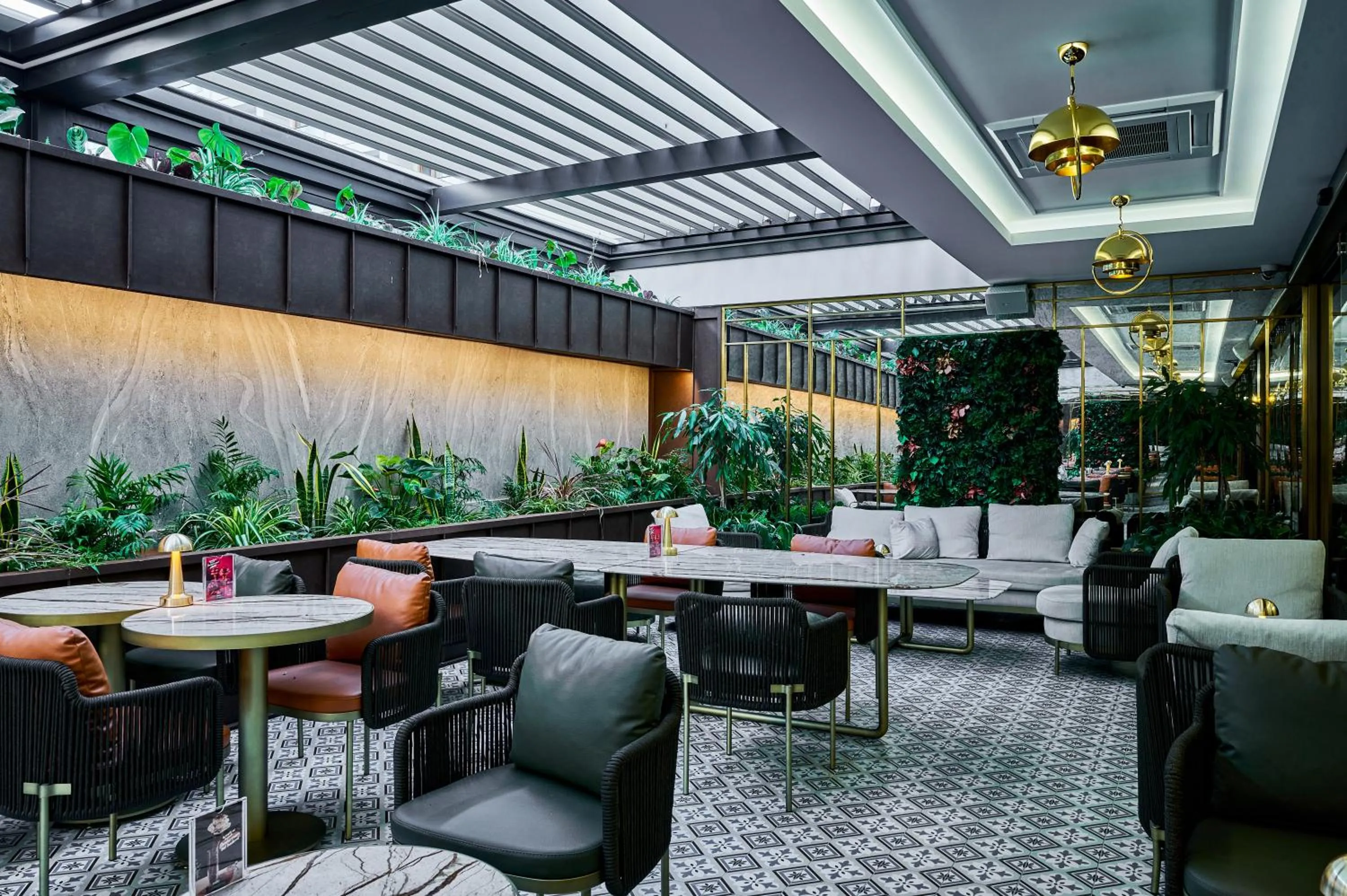 Restaurant/places to eat in Rayelin Hotel Istanbul Old City