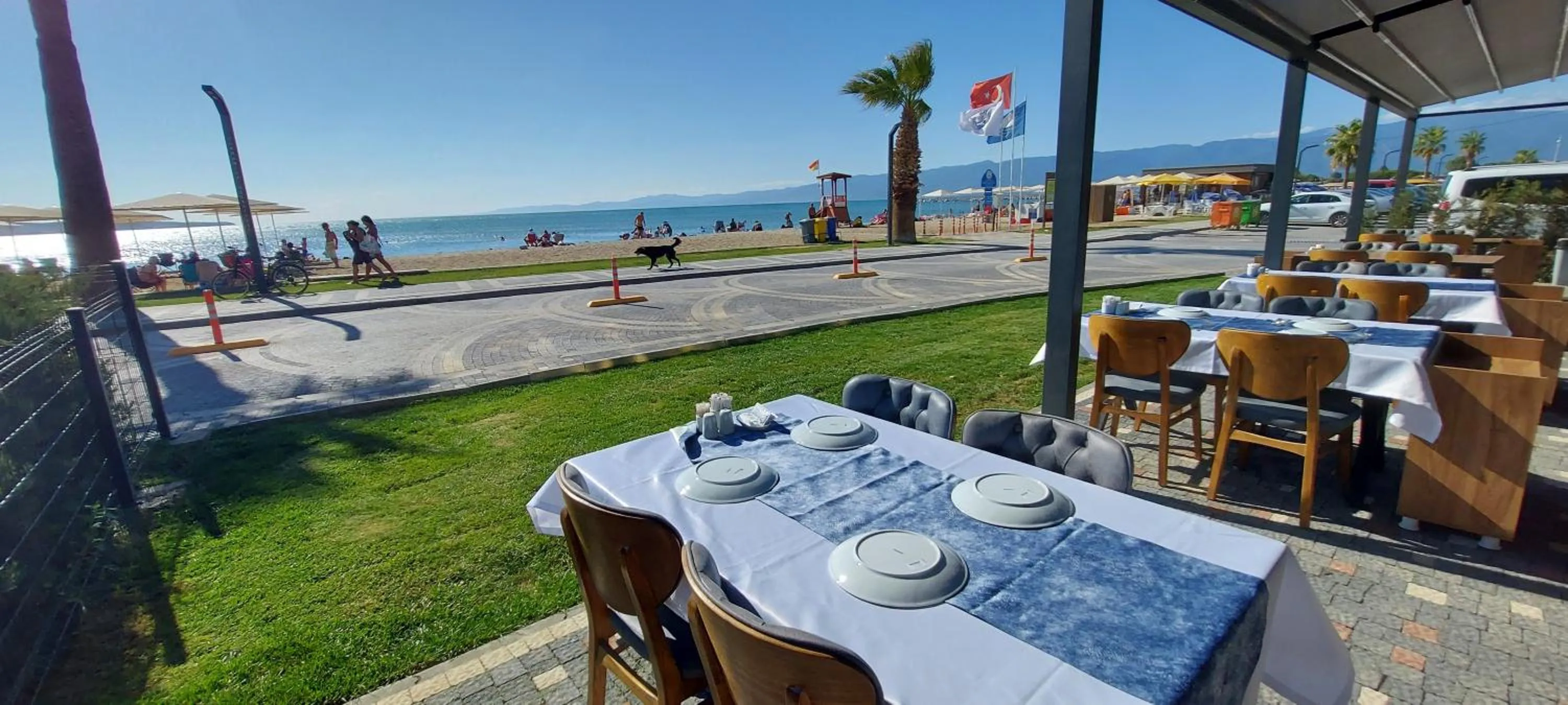 Restaurant/places to eat in Blue Port Hotel