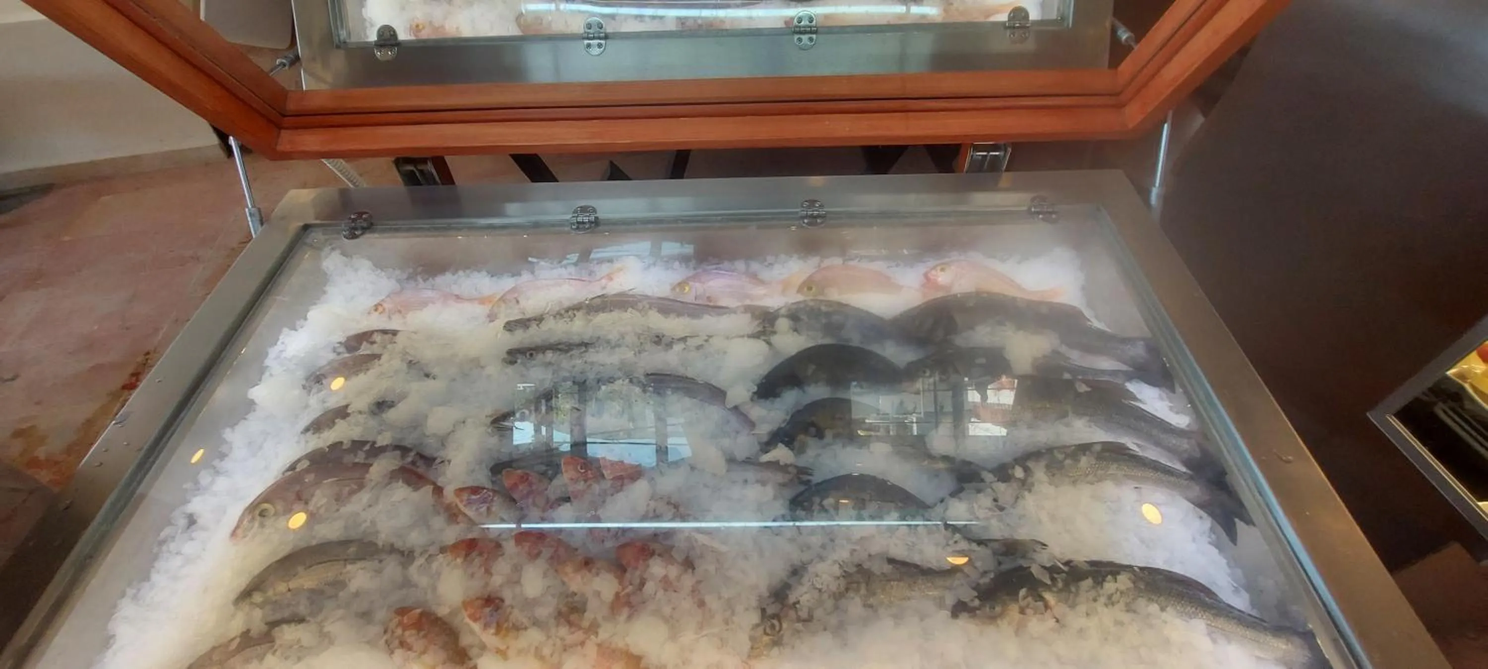 Restaurant/places to eat in Blue Port Hotel