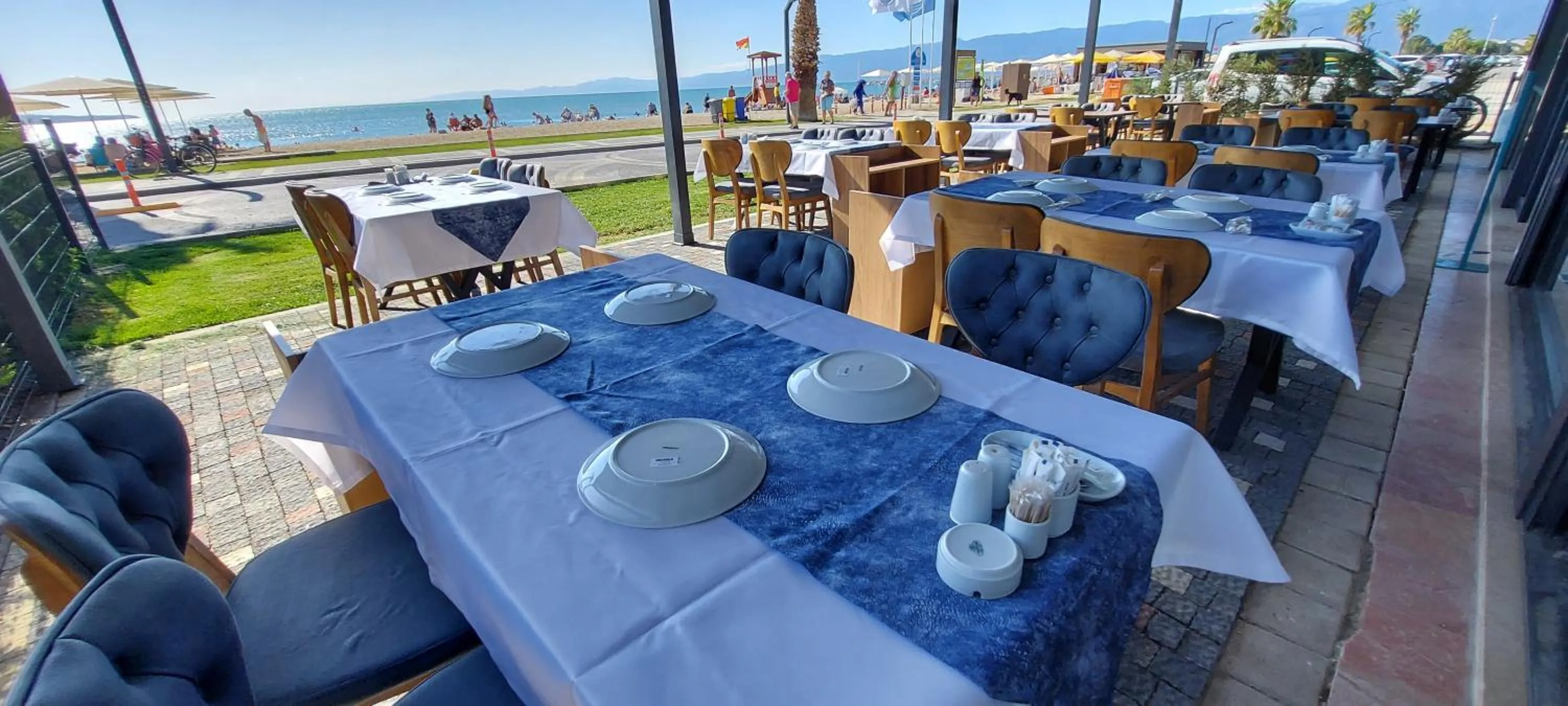 Restaurant/places to eat in Blue Port Hotel