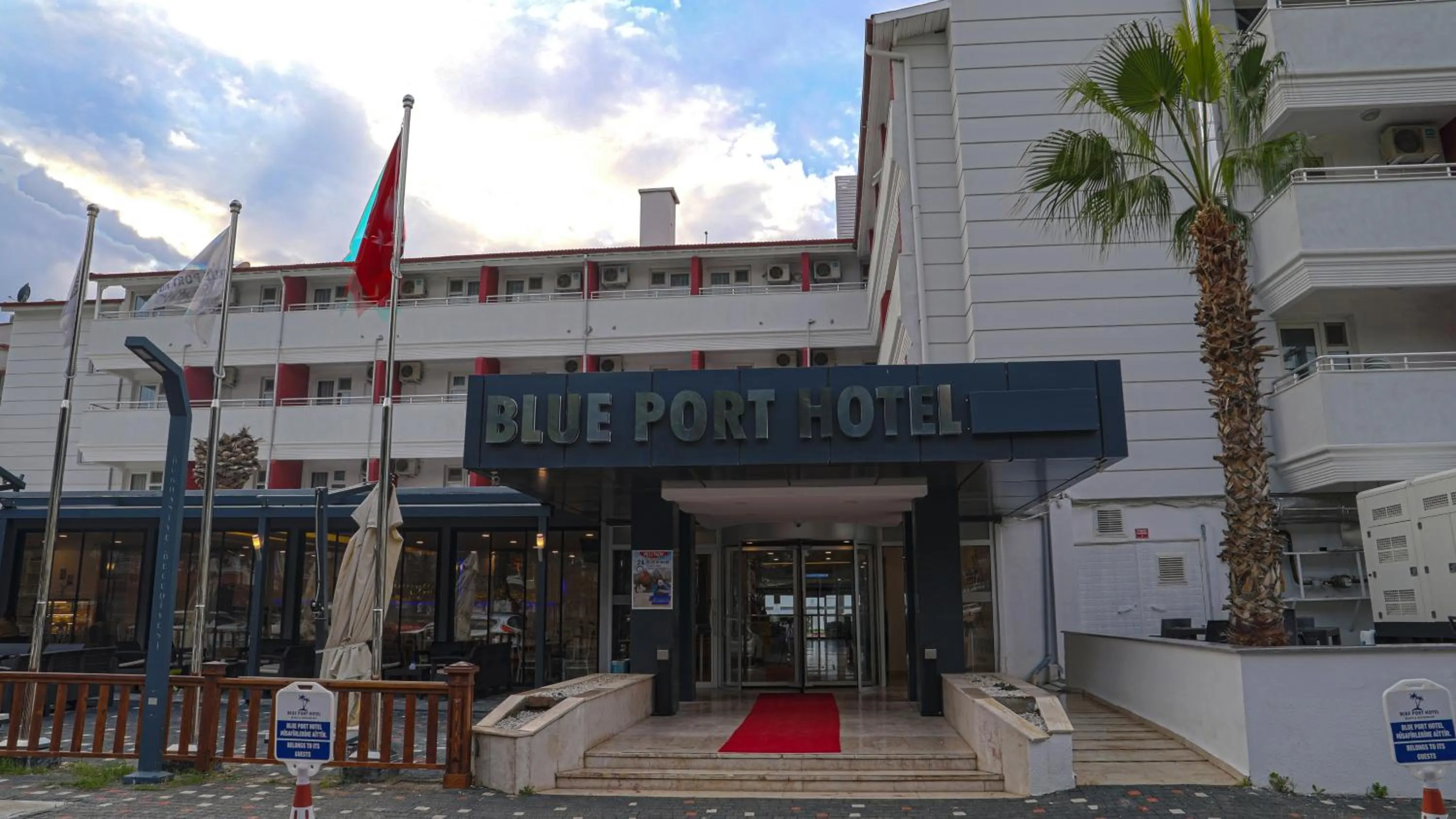 Blue Port Hotel