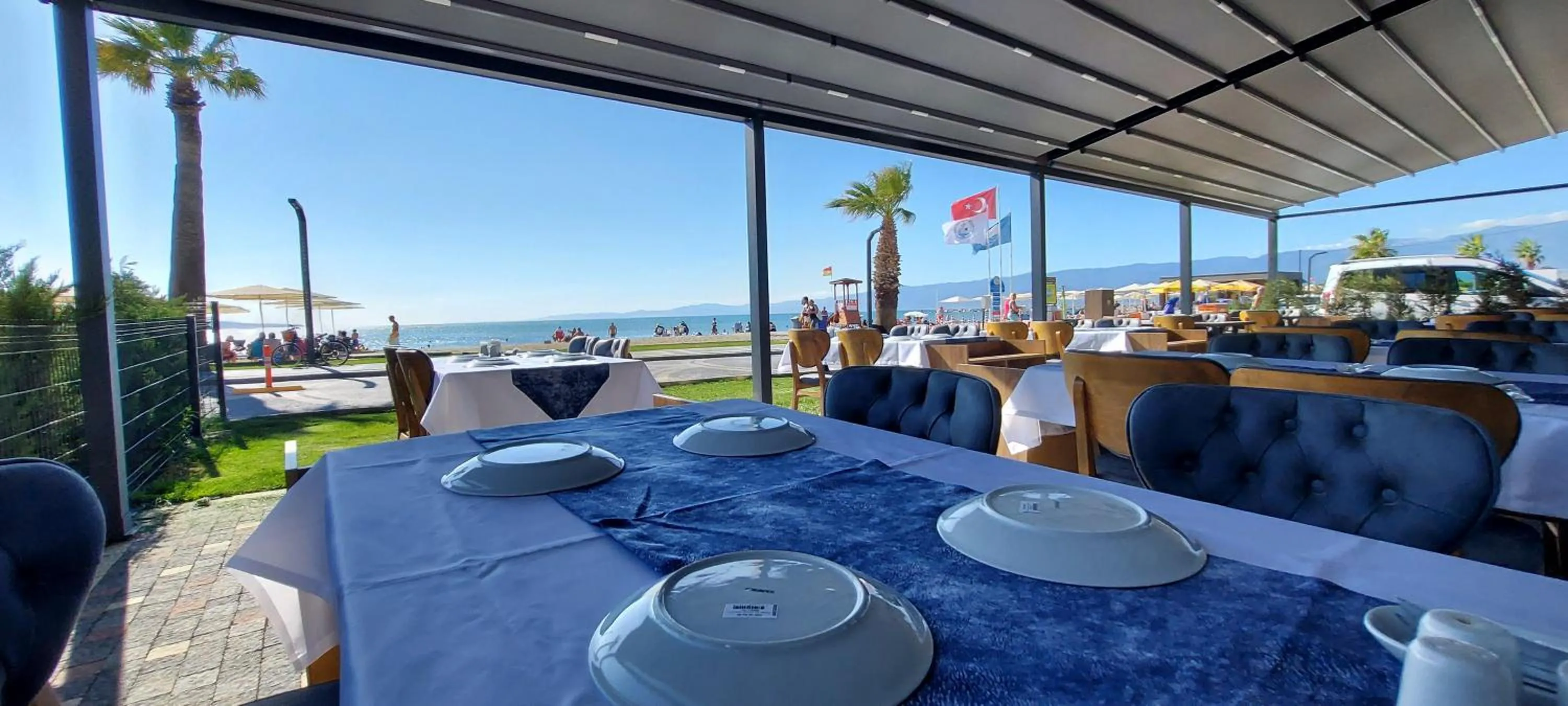 Restaurant/places to eat in Blue Port Hotel