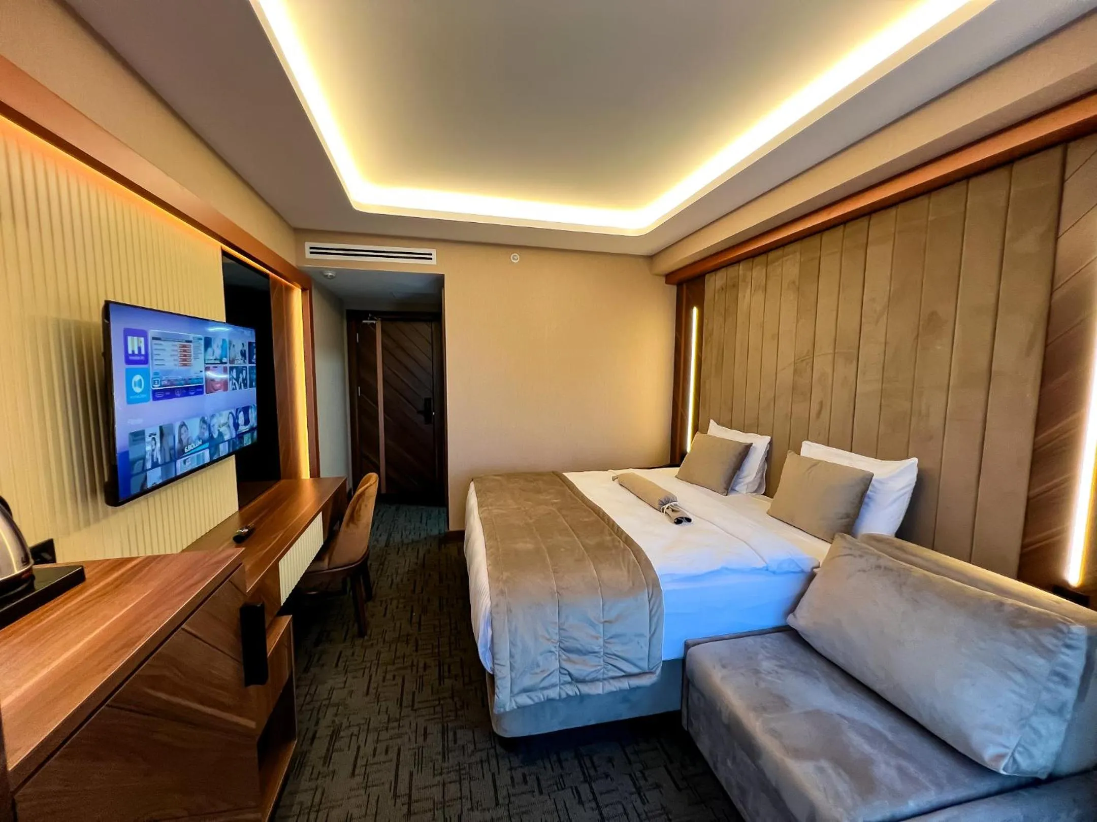 Bed in THE PARK HOTEL