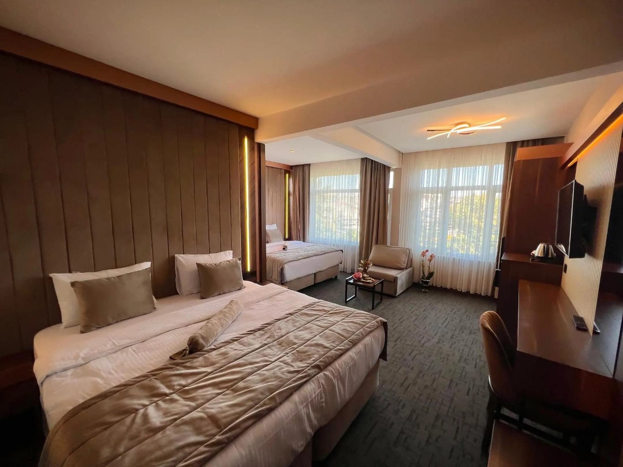 Bed in THE PARK HOTEL