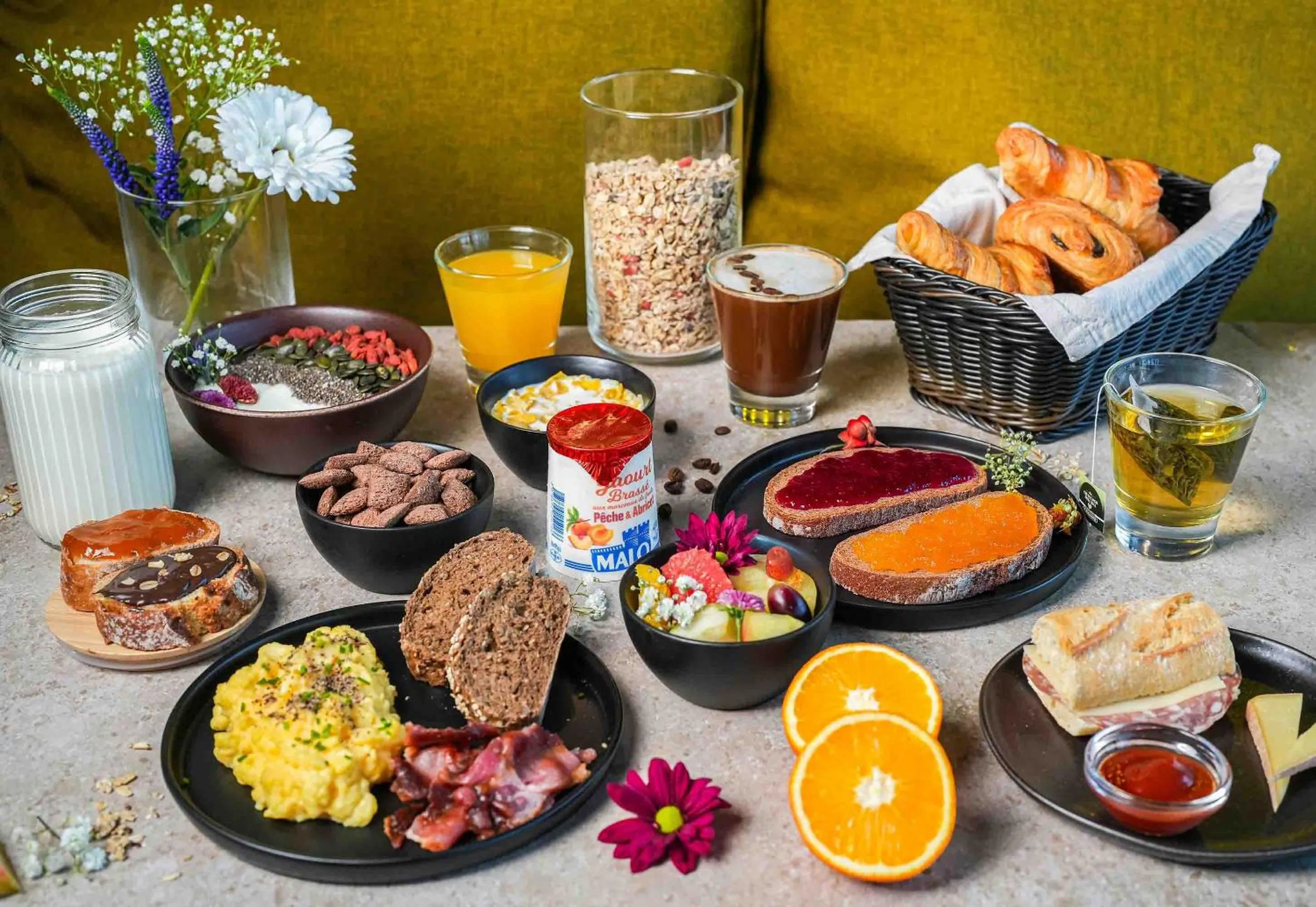 Buffet breakfast in B&B HOTEL Toulouse Cité de l'Espace Gonord