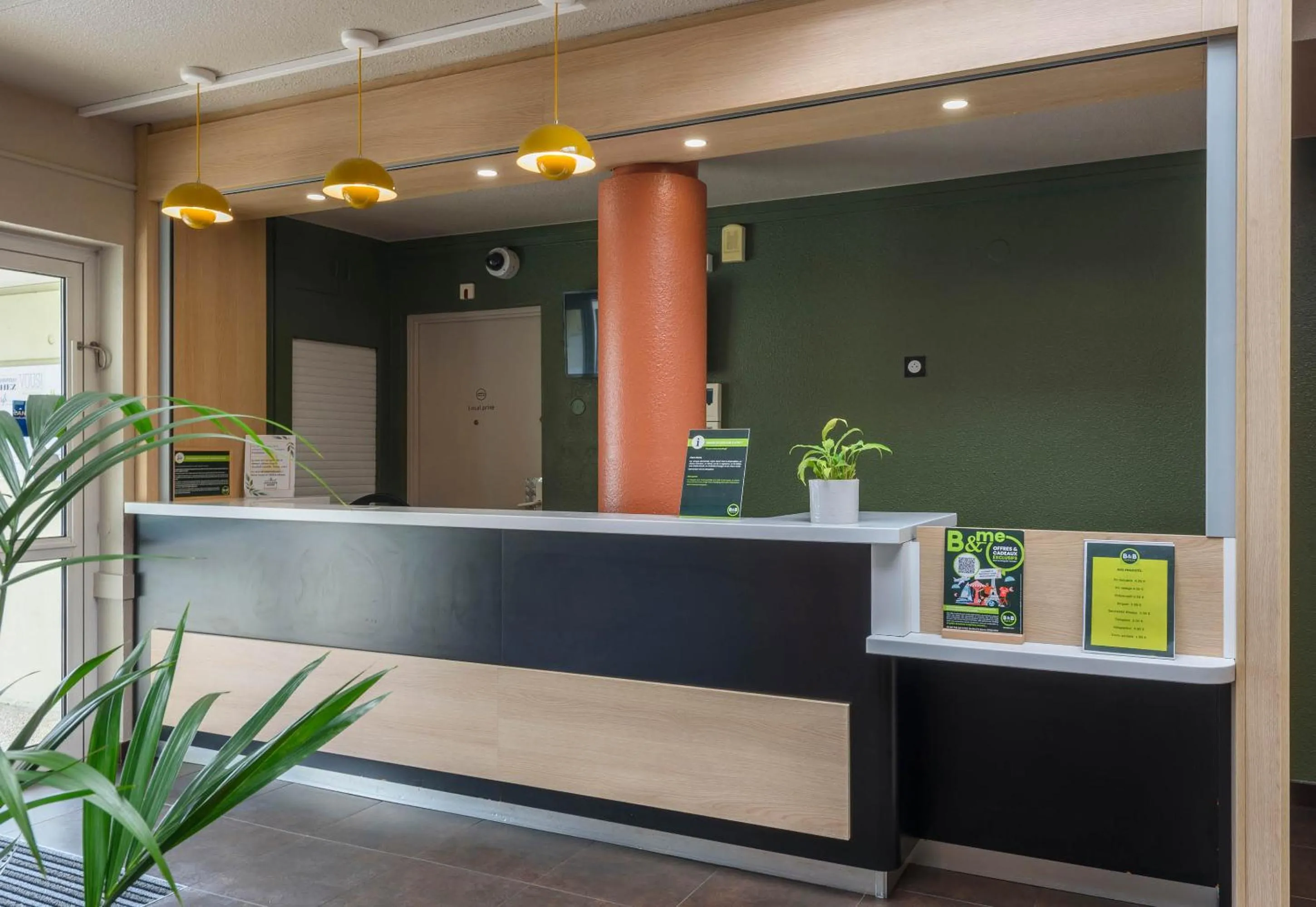 Lobby or reception in B&B HOTEL Toulouse Cité de l'Espace Gonord