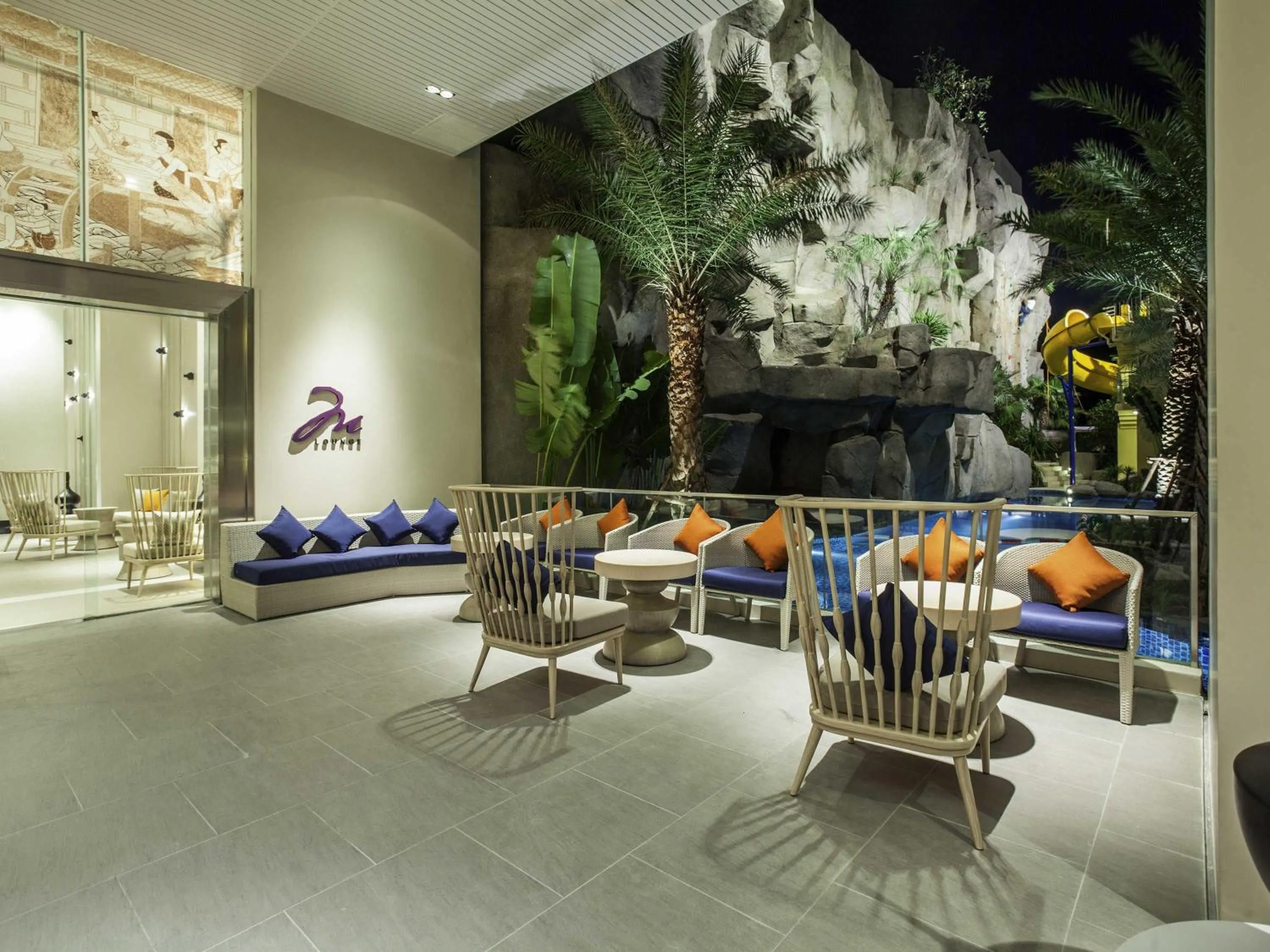 Lounge or bar in Mercure Pattaya Ocean Resort