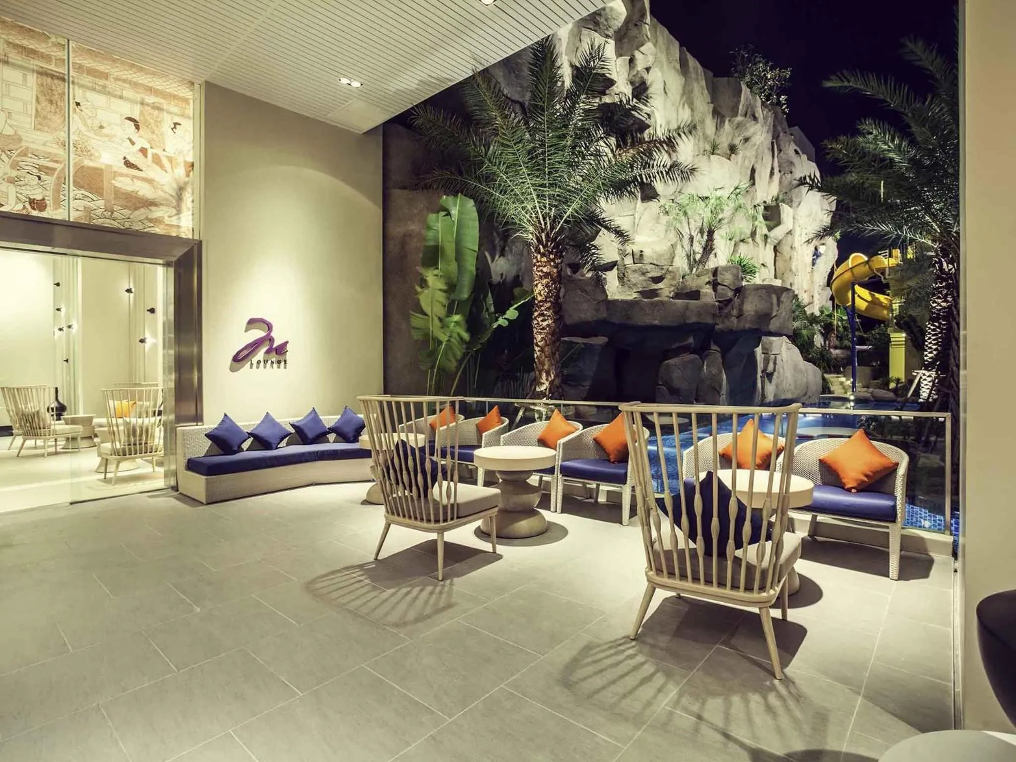 Restaurant/places to eat in Mercure Pattaya Ocean Resort