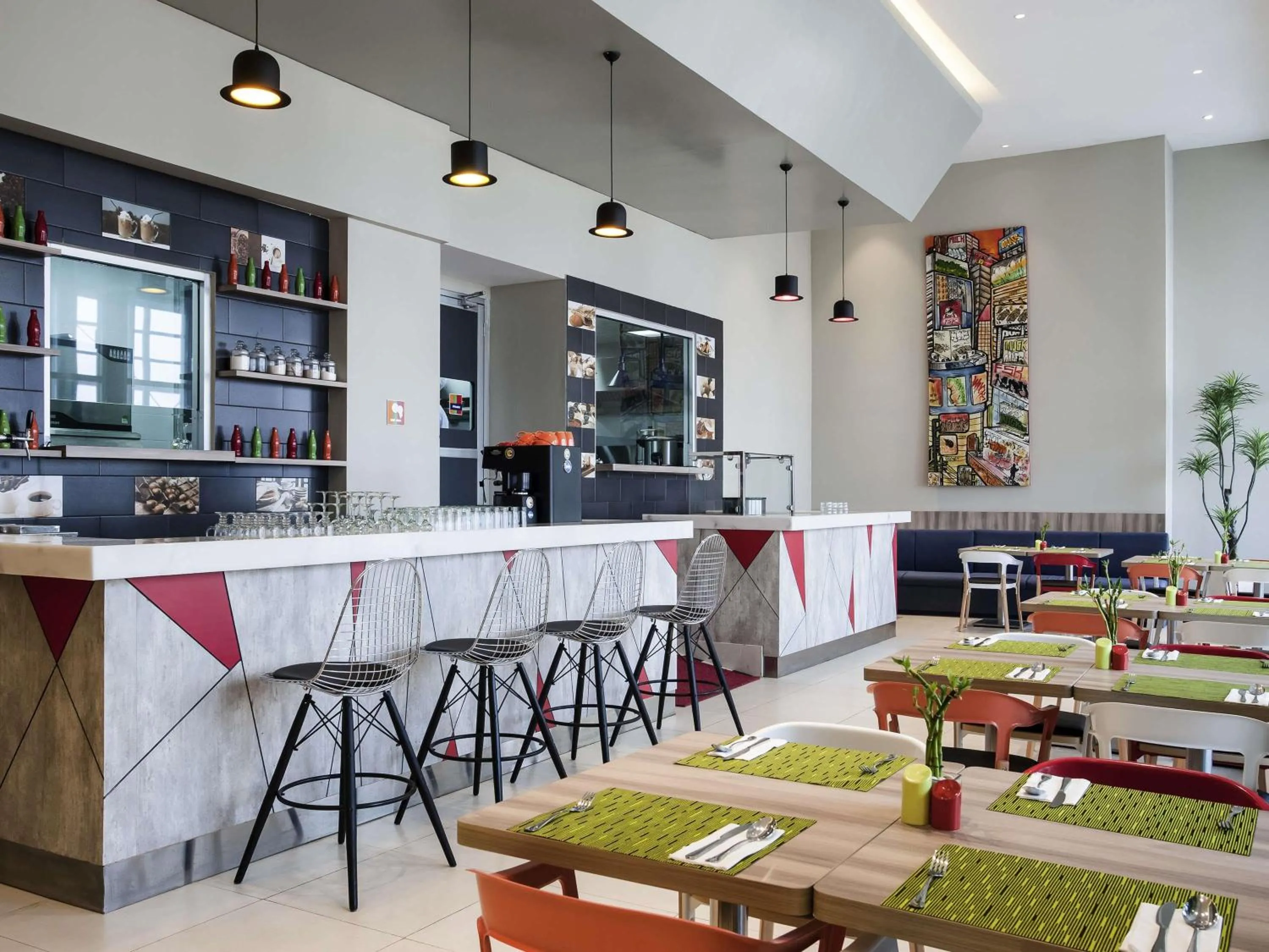 Restaurant/places to eat in Ibis Styles Jakarta Mangga Dua Square