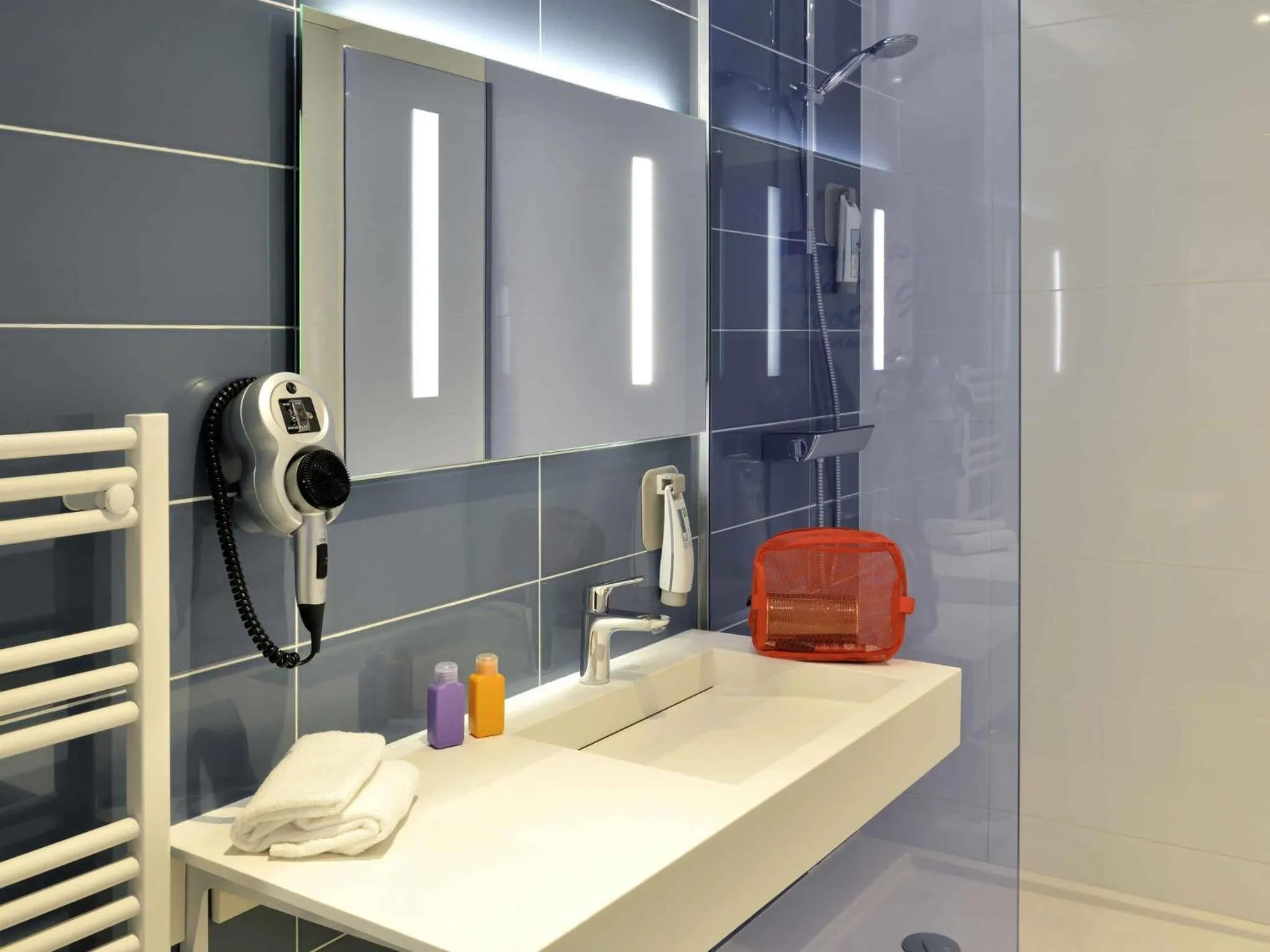 Bedroom in ibis Styles Montelimar Centre