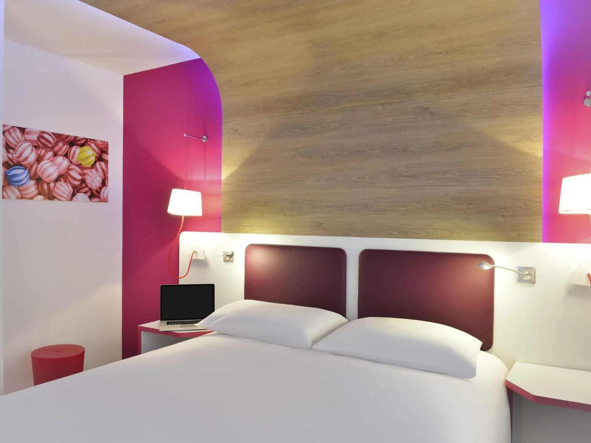 Bedroom, Bed in ibis Styles Montelimar Centre