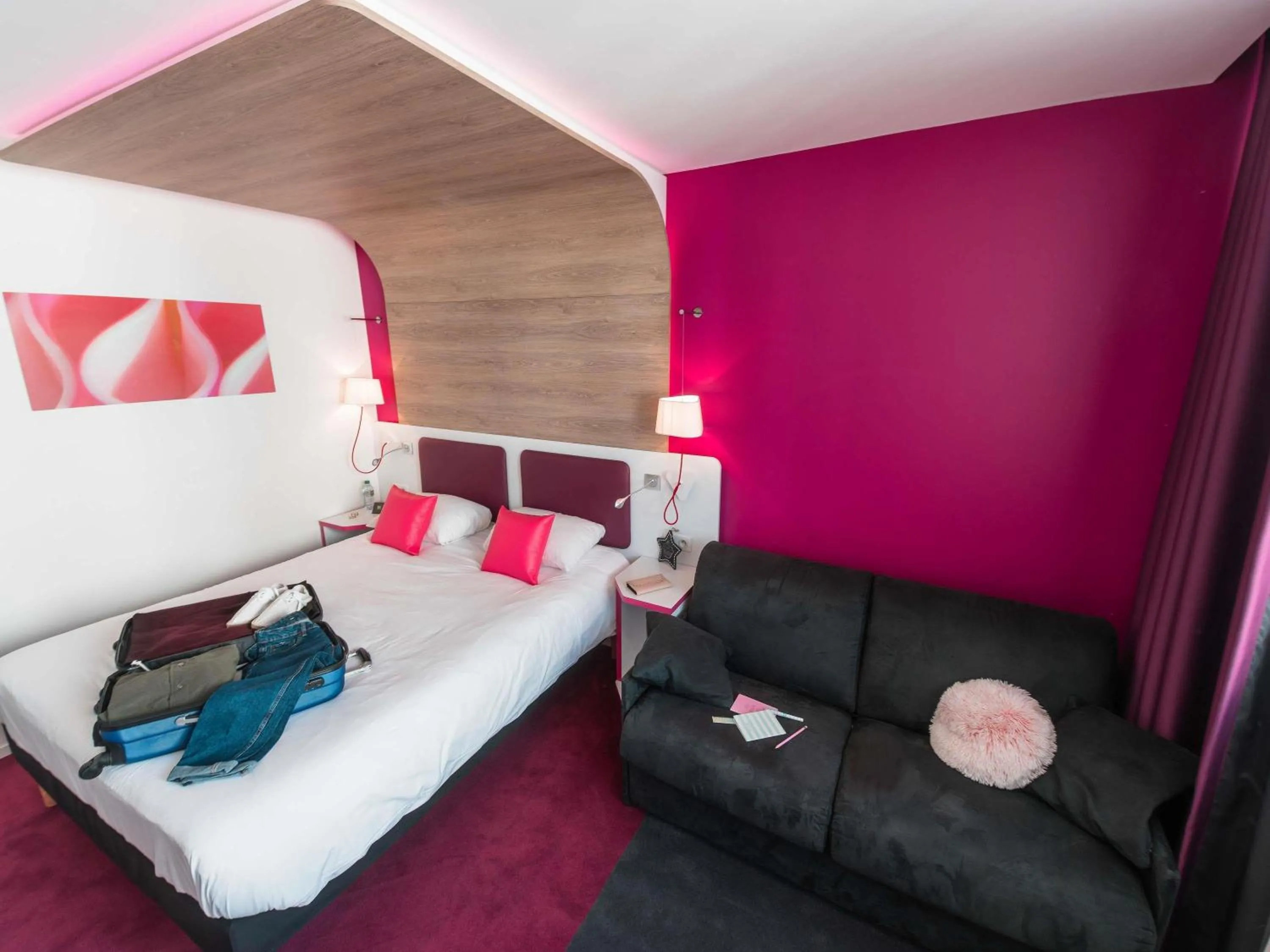 Bedroom, Bed in ibis Styles Montelimar Centre