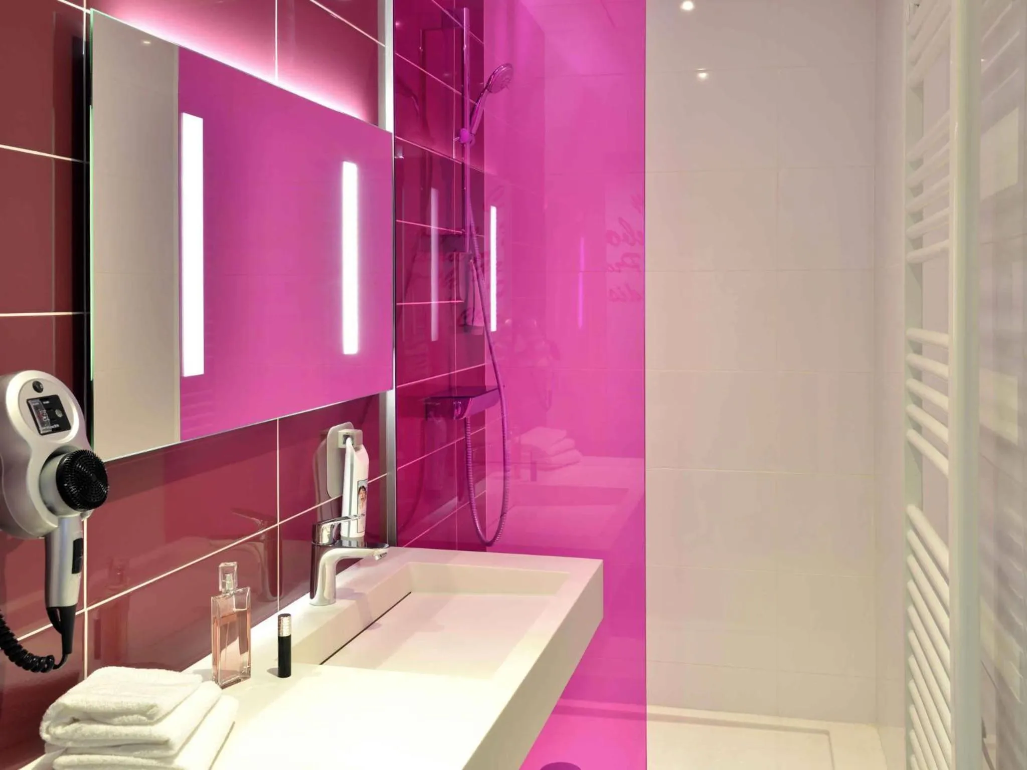 Bedroom in ibis Styles Montelimar Centre