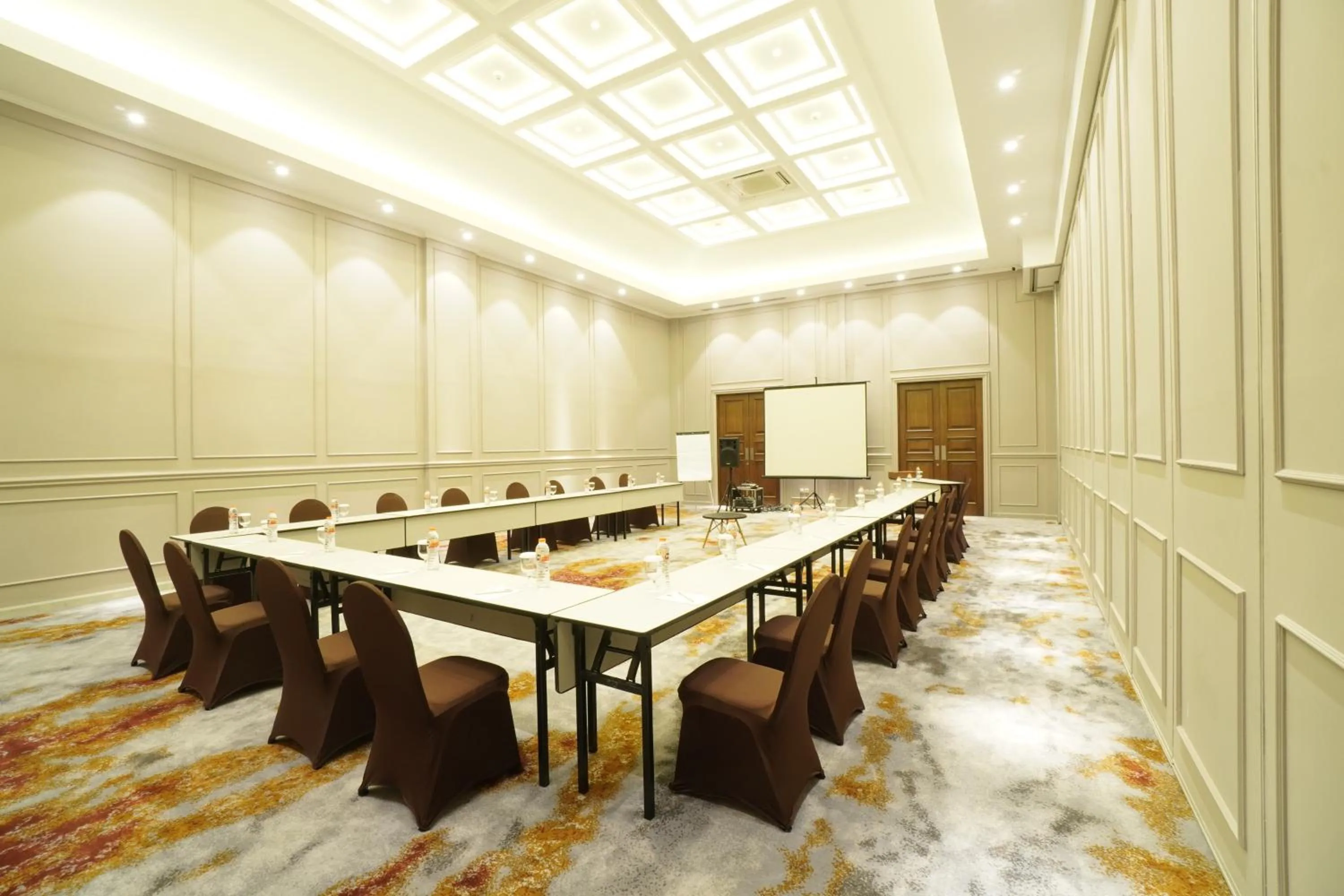 Meeting/conference room in Swiss-Belinn Cawang