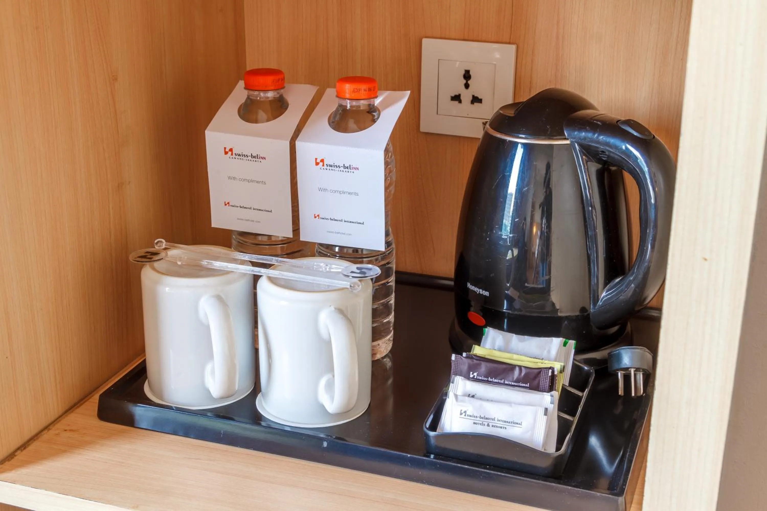 Coffee/tea facilities in Swiss-Belinn Cawang