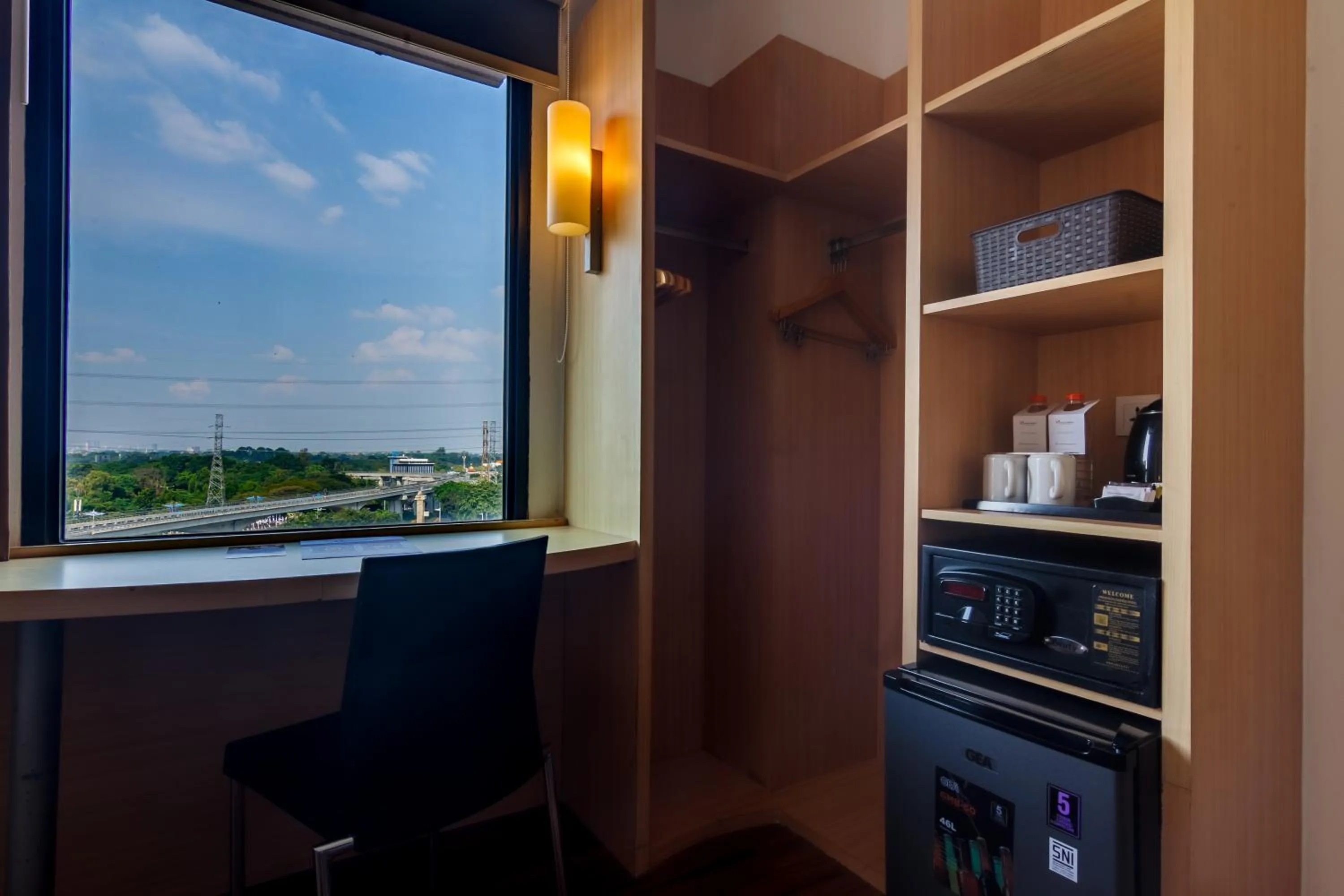 minibar in Swiss-Belinn Cawang