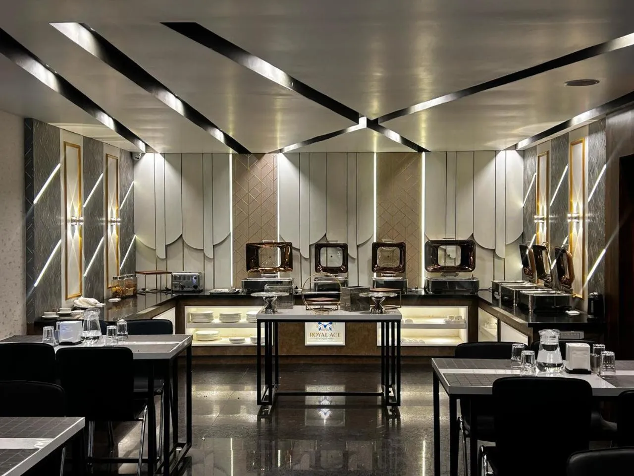 Restaurant/places to eat in ROYAL ACE LUXUR