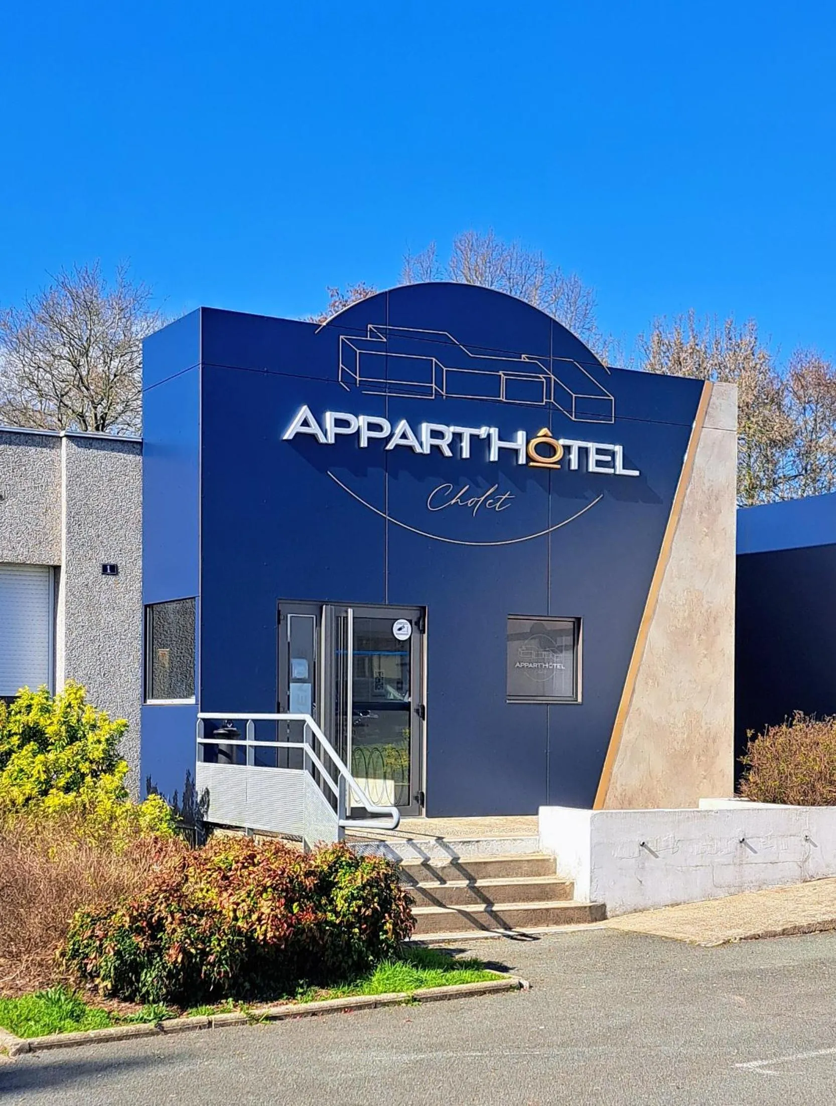 Property building in Appart hotel Cholet Carteron