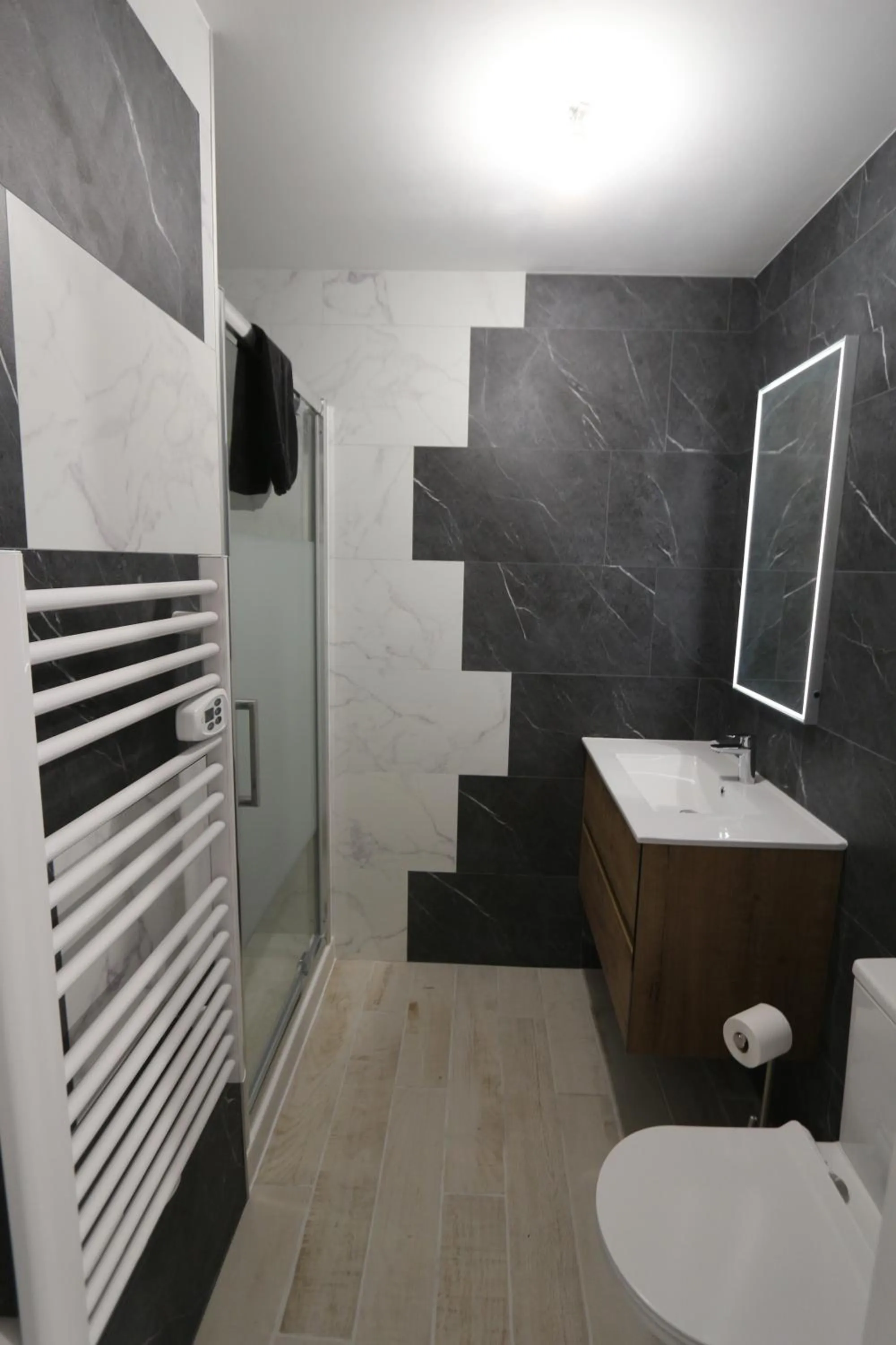 Shower in Appart hotel Cholet Carteron