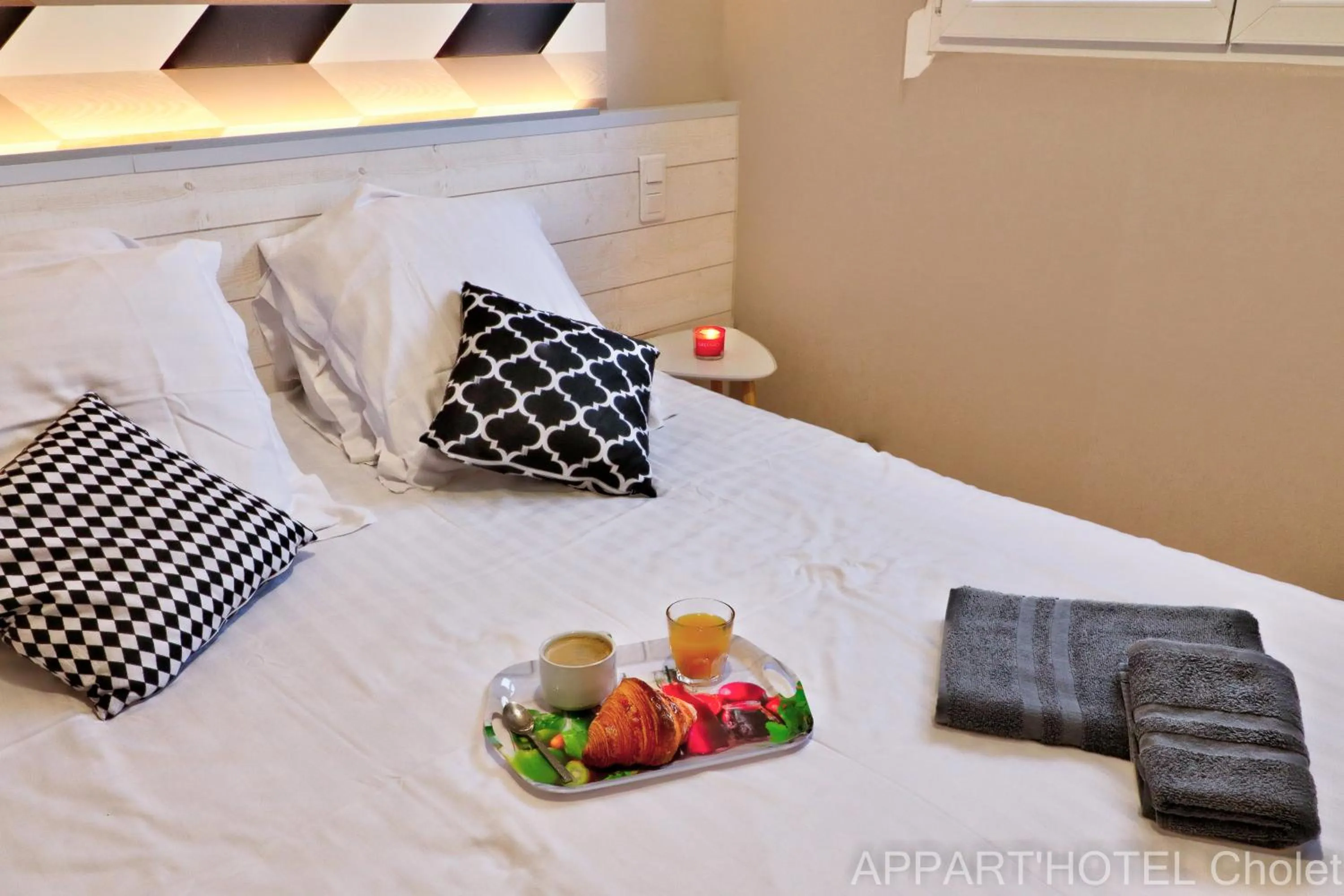 Bed in Appart hotel Cholet Carteron