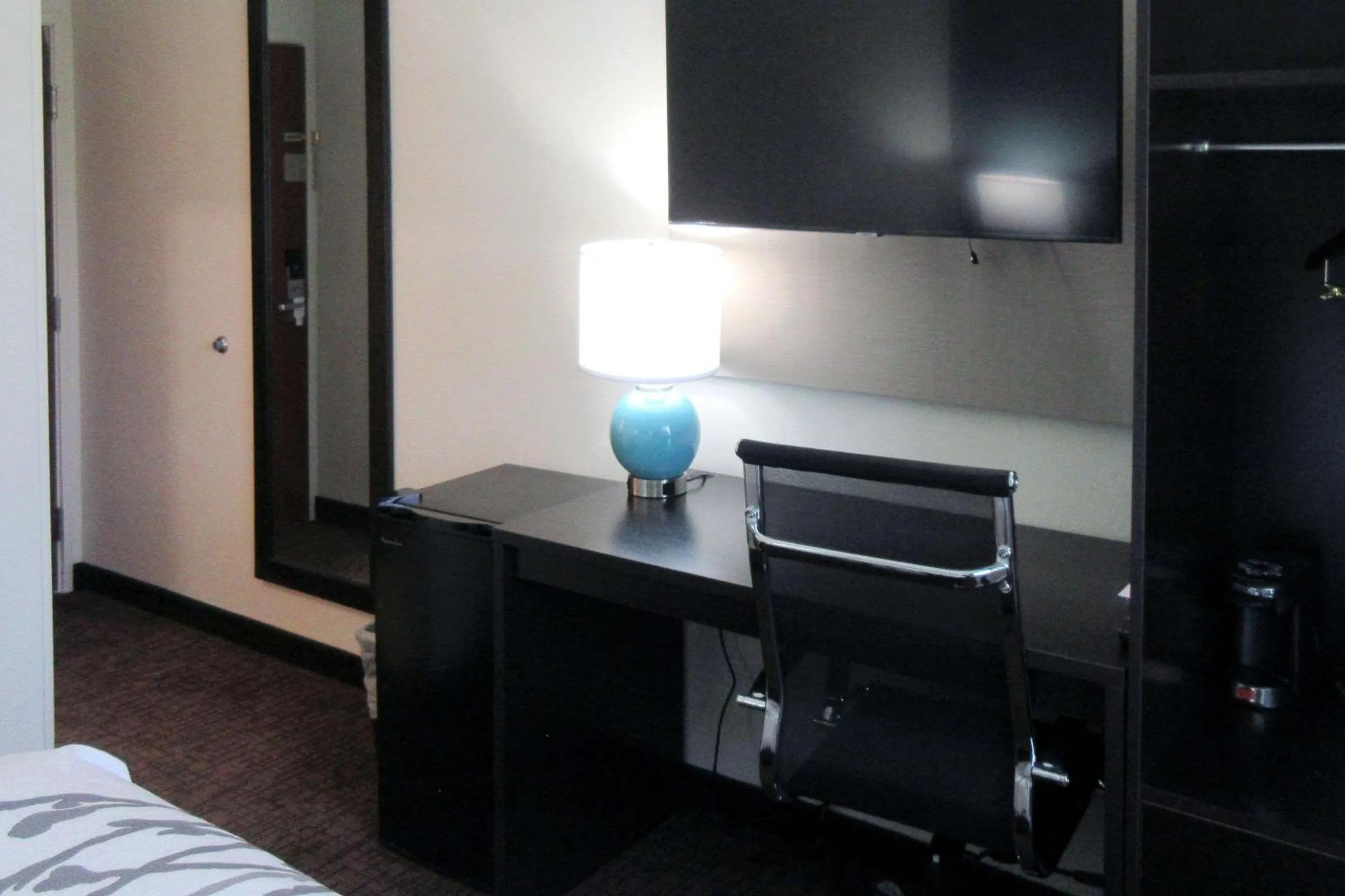 Bedroom, Bed in Sleep Inn Marion - Cedar Rapids