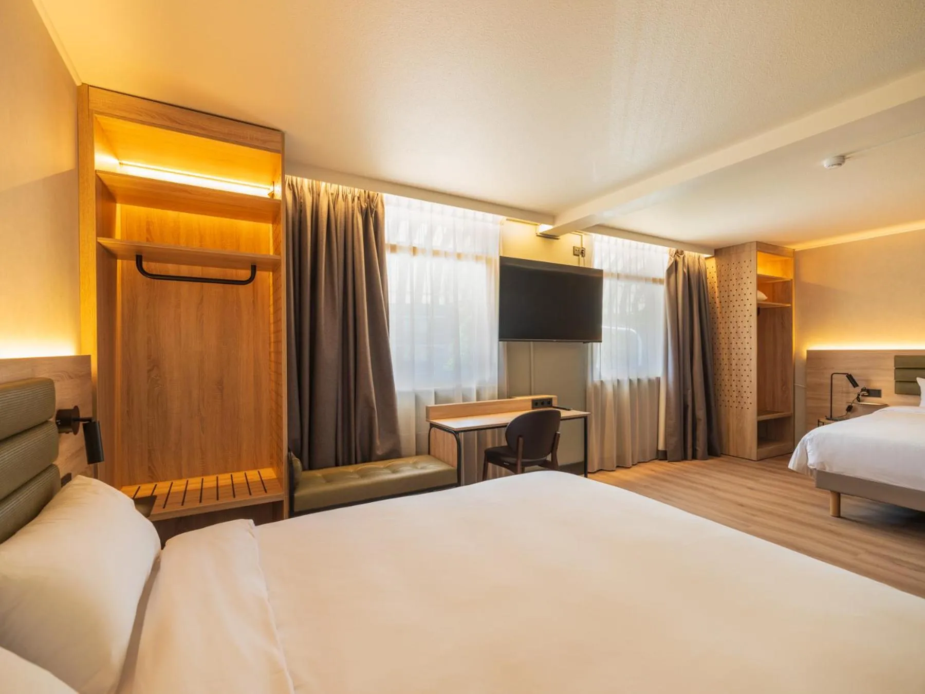 Bedroom, Bed in Campanile Hotel & Restaurant Zwolle