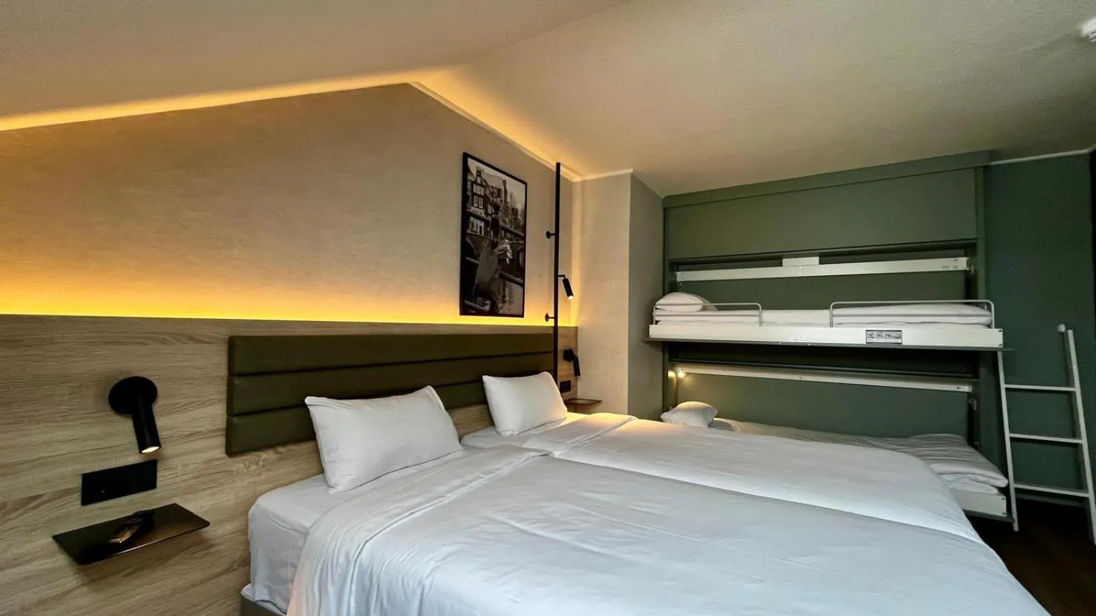 Bedroom, Bed in Campanile Hotel & Restaurant Zwolle