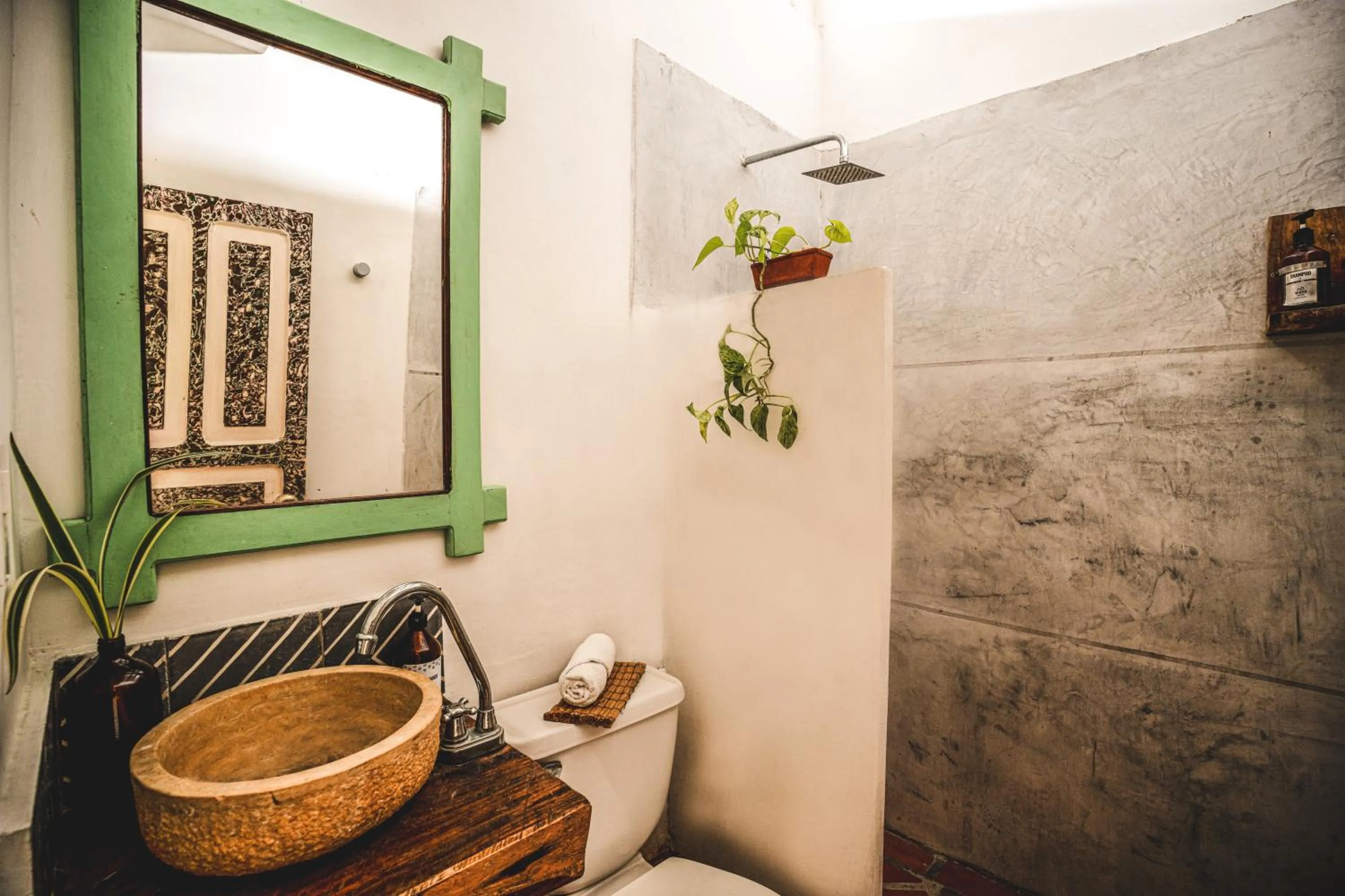 Shower in Waka Hotel Rural