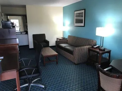 Living room in Baymont Inn & Suites by Wyndham Florence