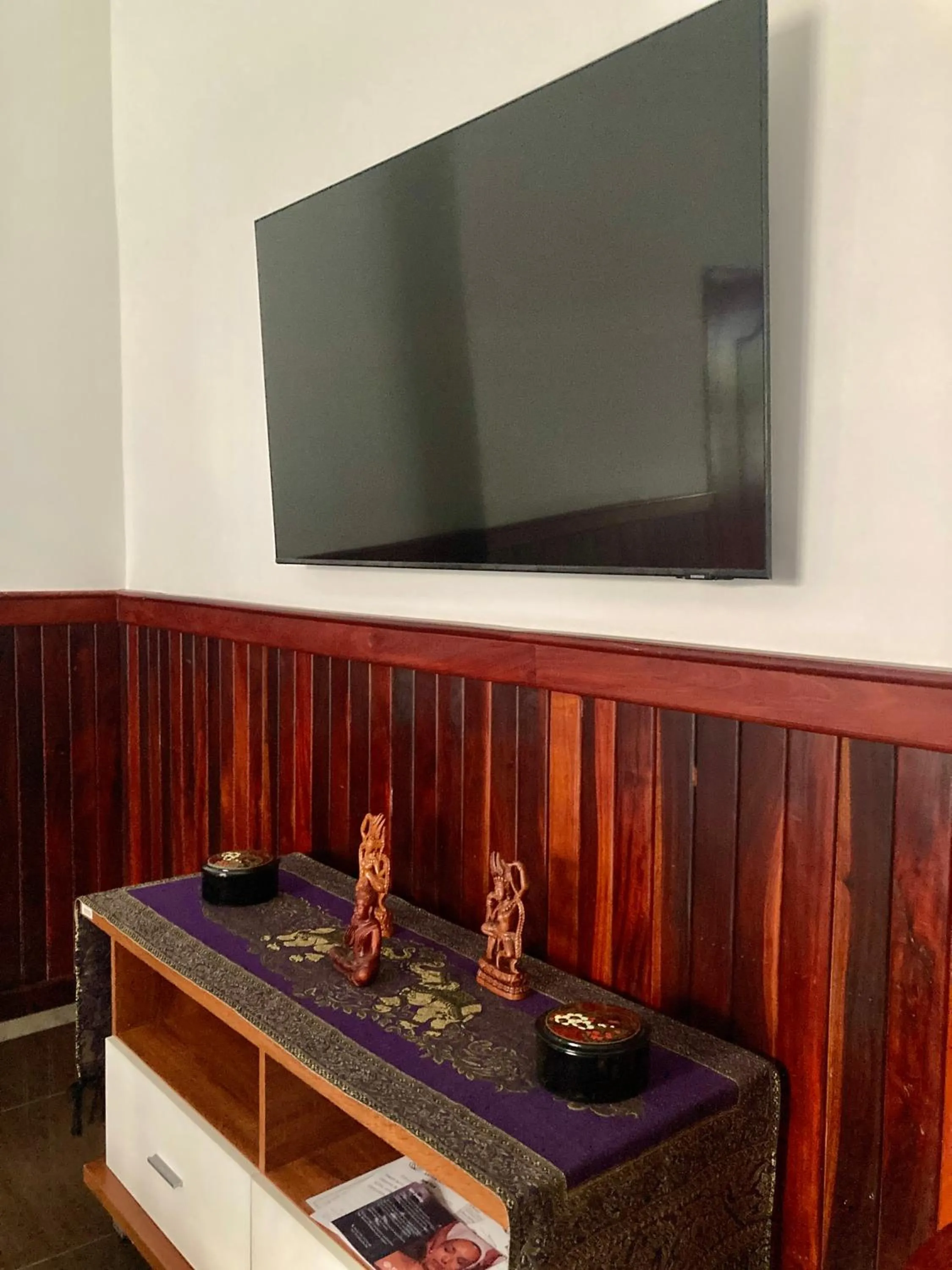 TV and multimedia in Lotus Haven Villa