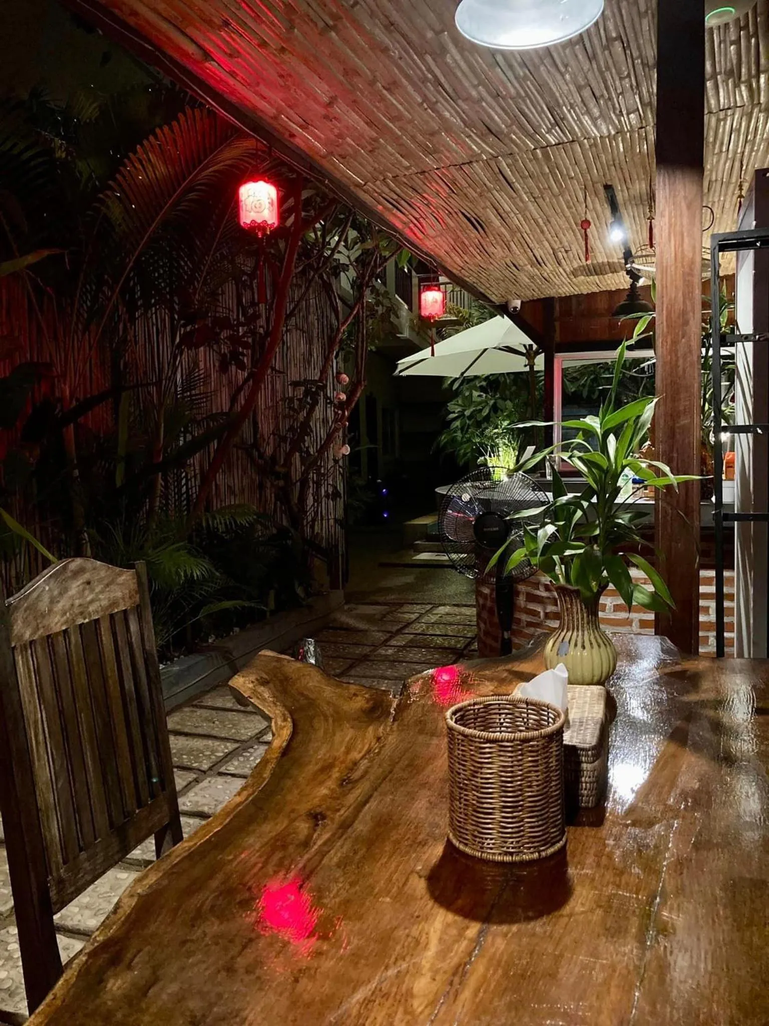 Restaurant/places to eat in Lotus Haven Villa