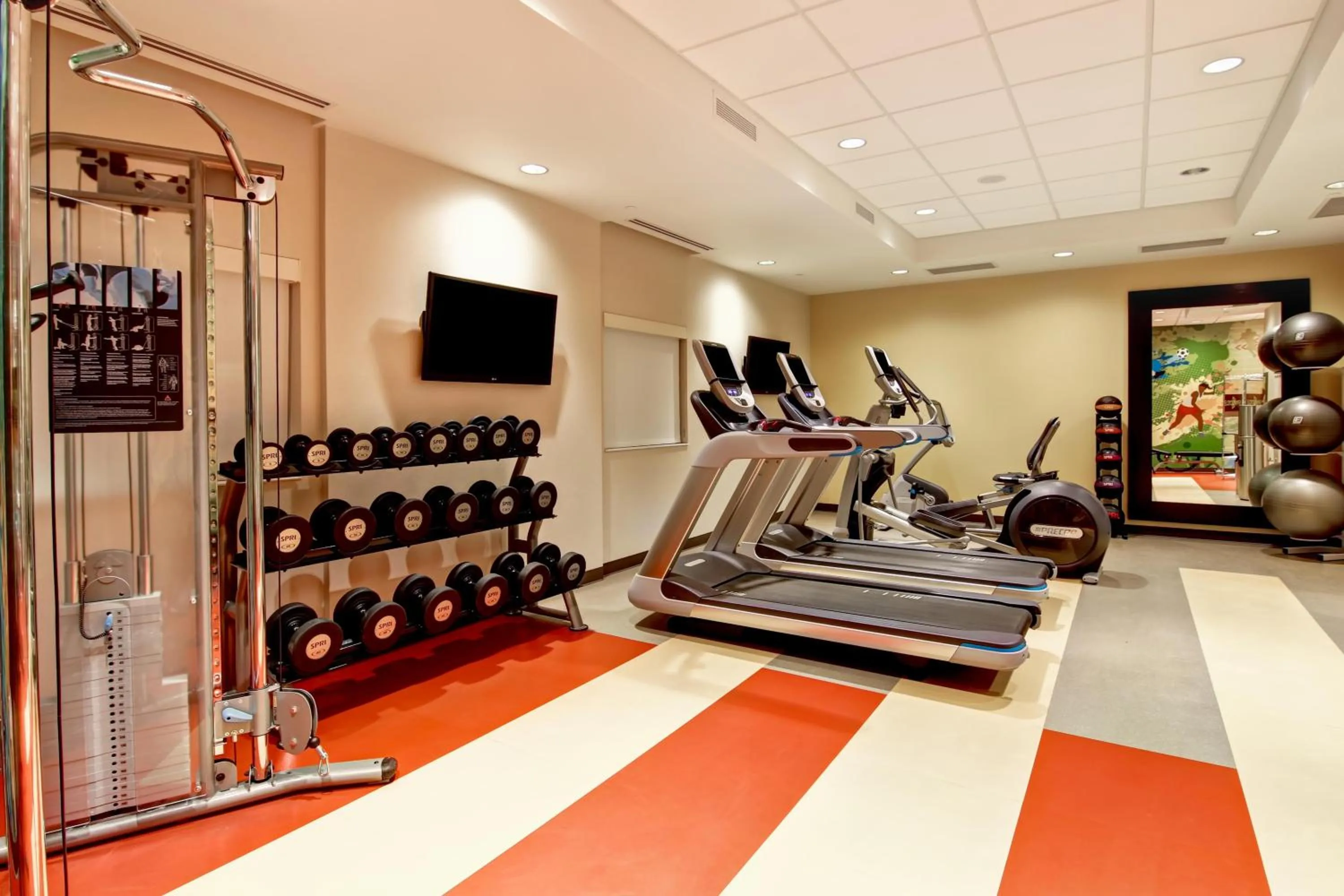 Fitness centre/facilities in Home2 Suites by Hilton West Edmonton