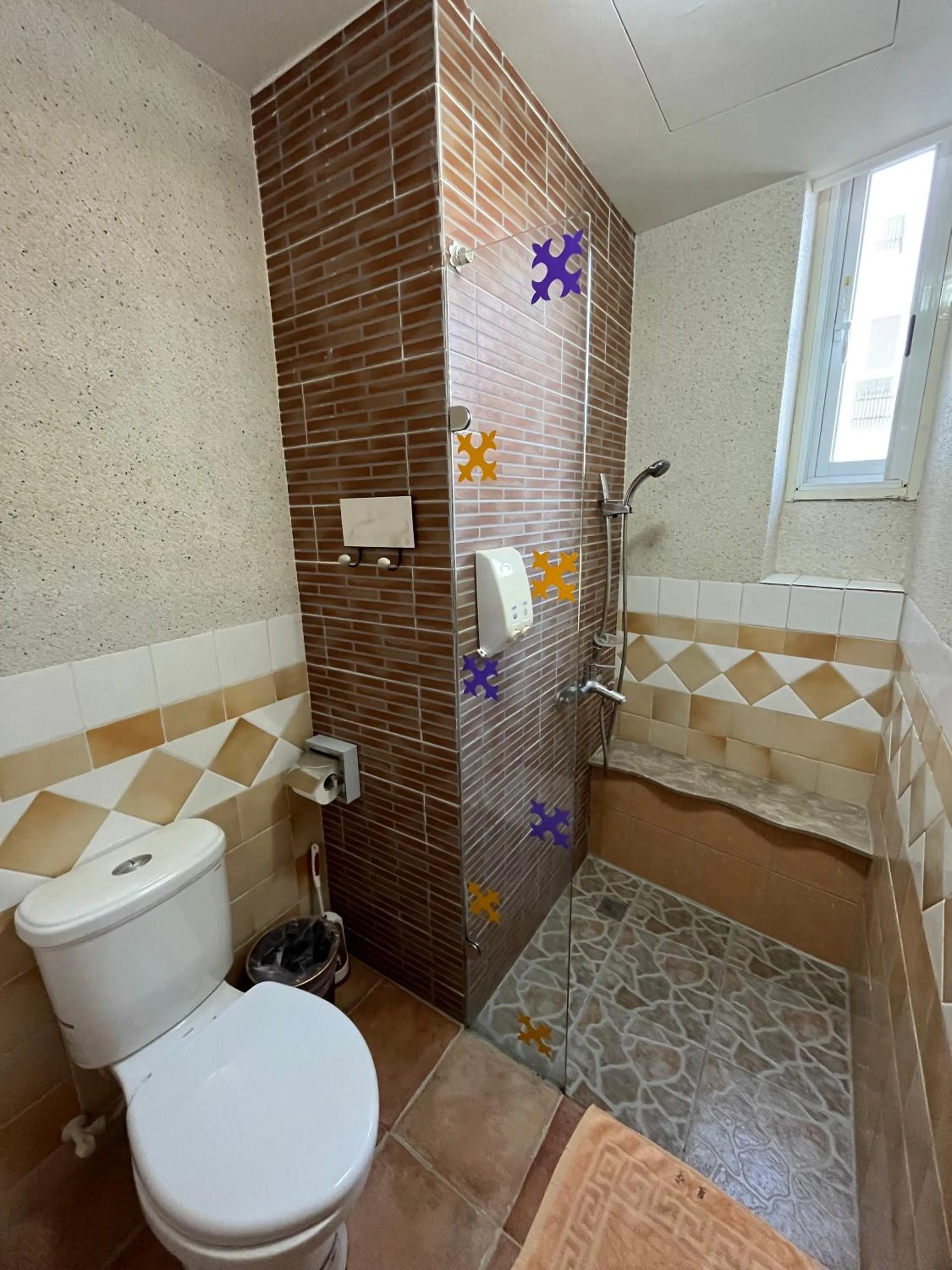 Shower in Xing Yu Inn