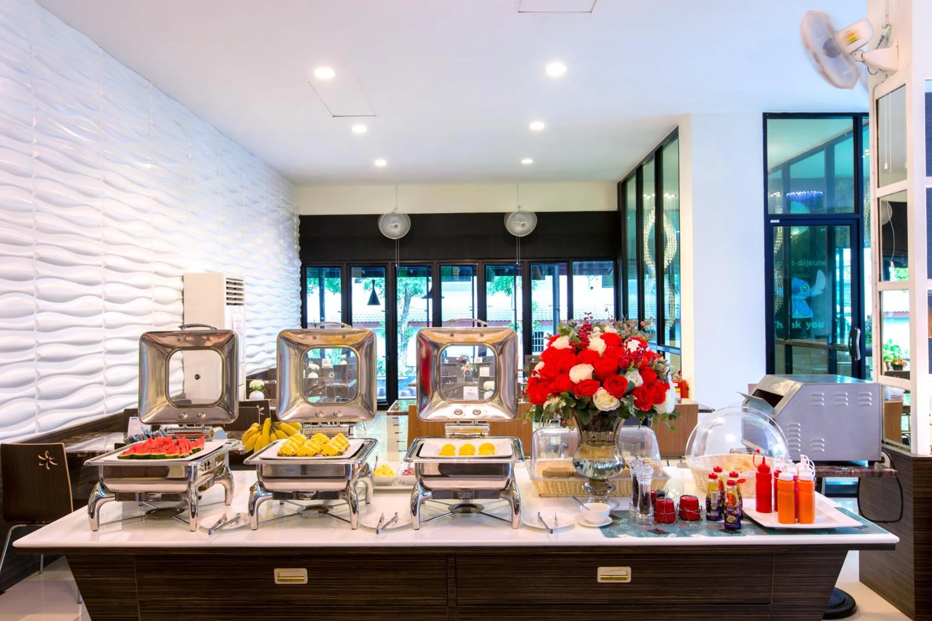 Food and drinks in SOHO Boutique Hotel