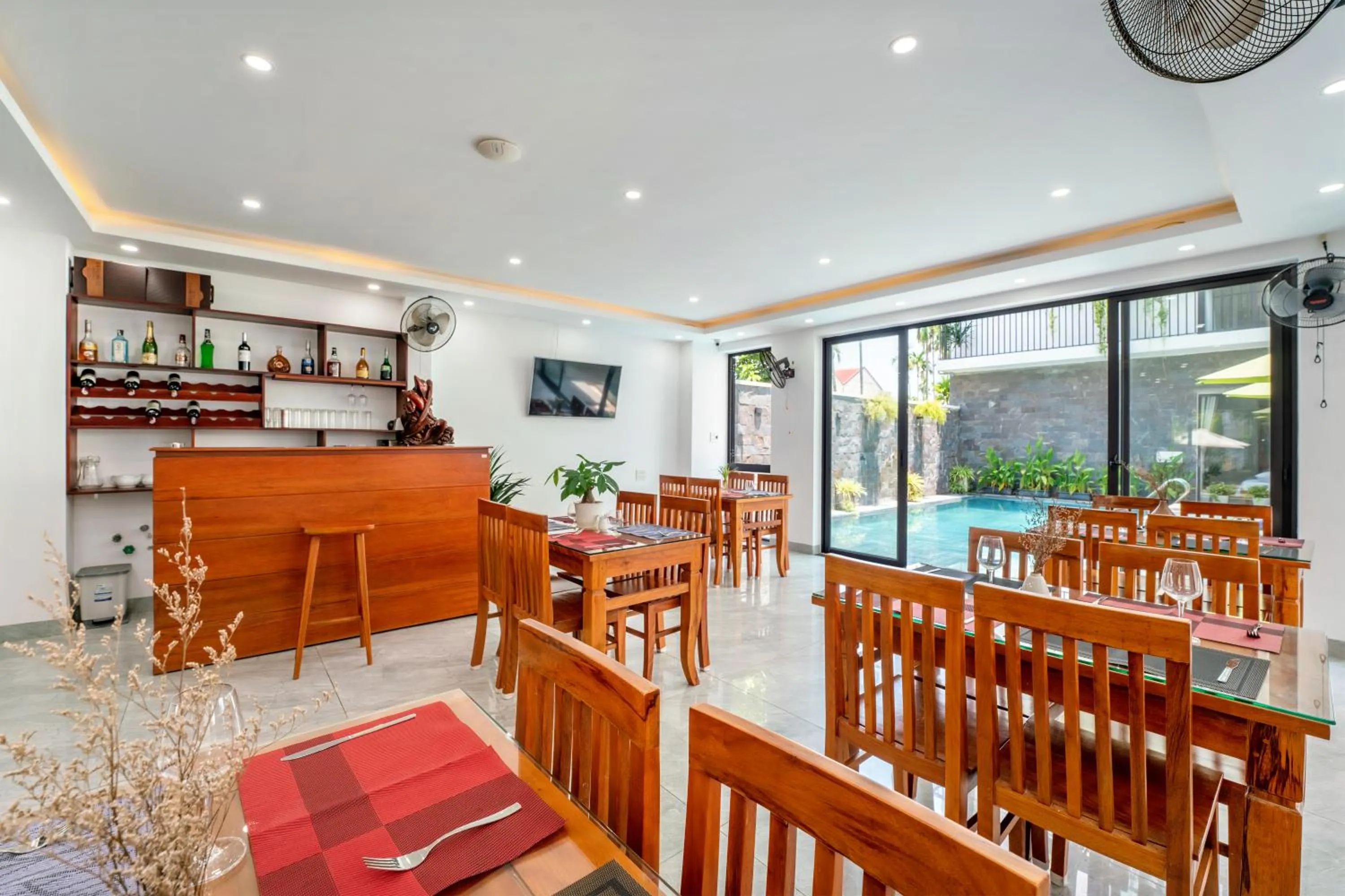 Restaurant/places to eat in Tomorrow Hoi An Villa