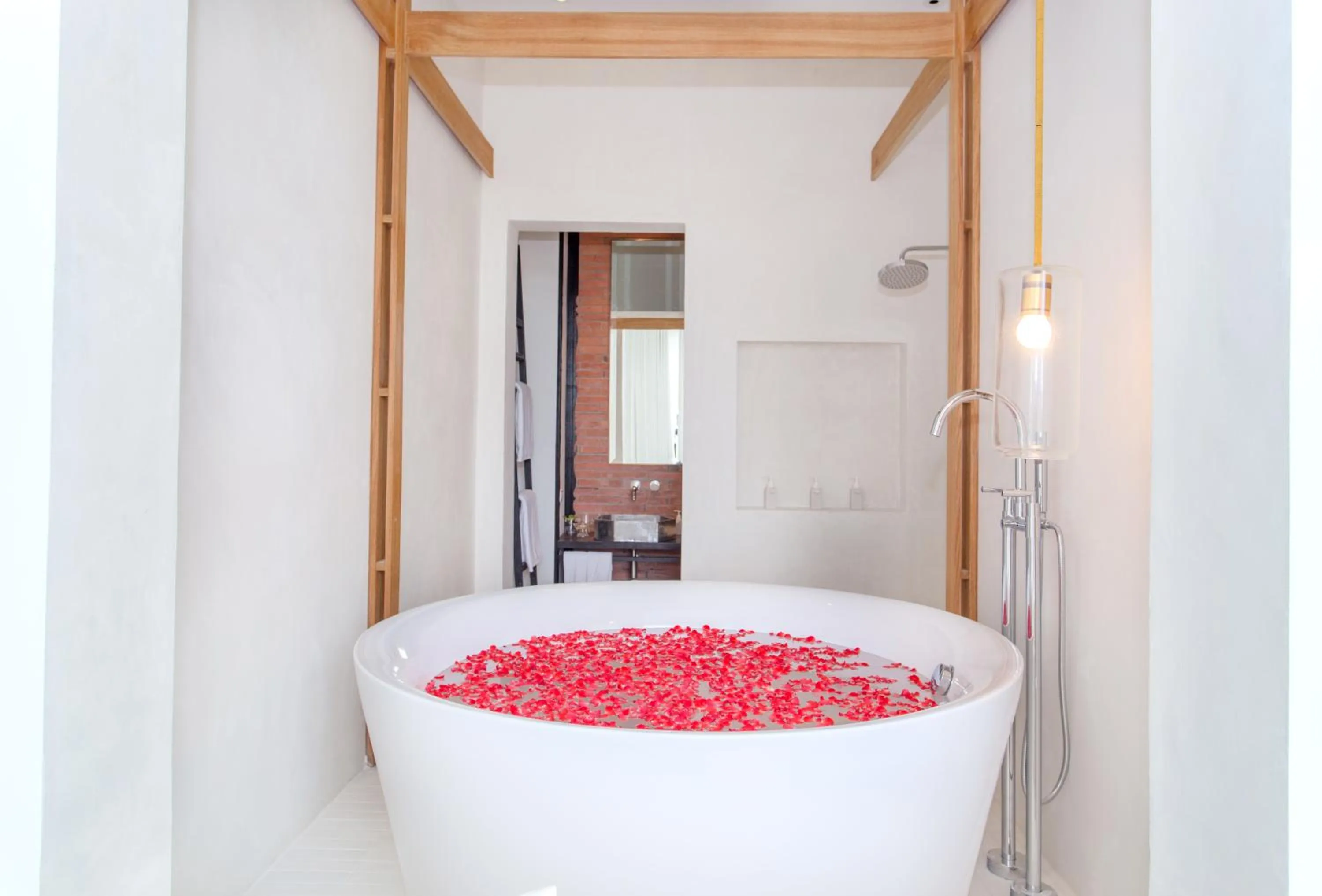 Shower in Sala Ayutthaya