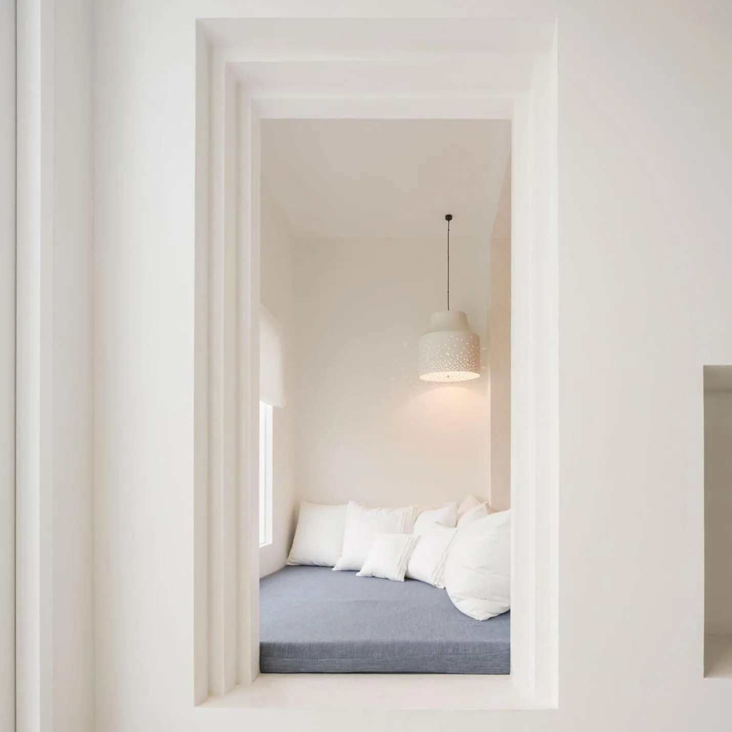 Seating area, Bed in Sala Ayutthaya