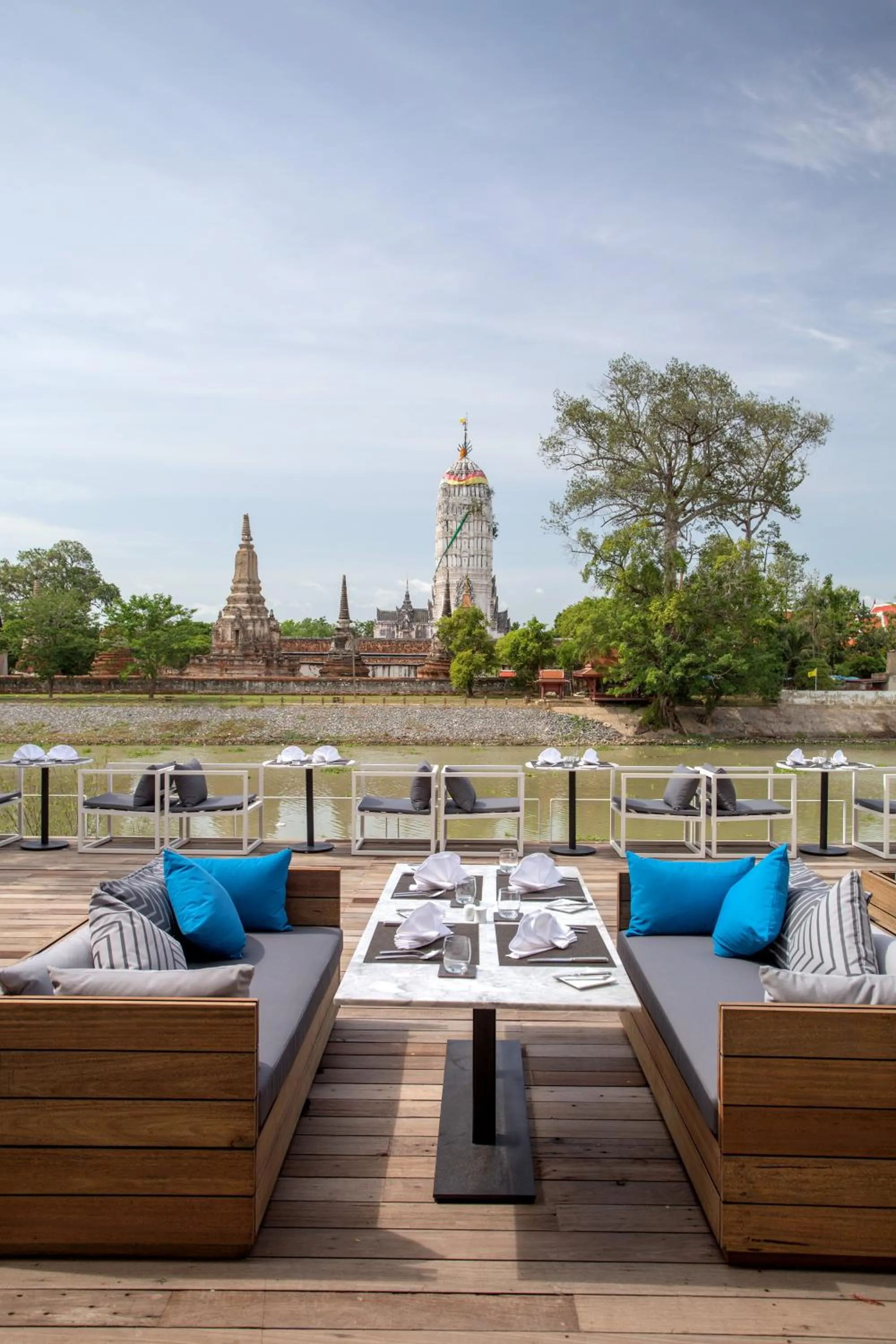 Restaurant/places to eat in Sala Ayutthaya