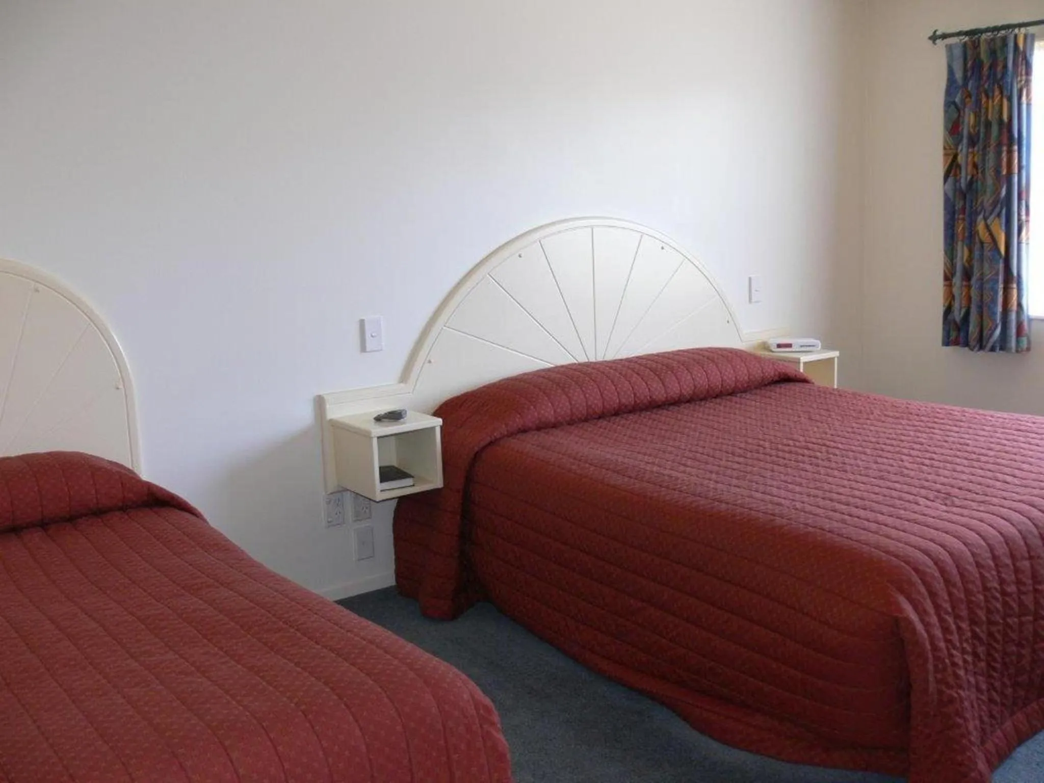 Photo of the whole room, Bed in Valdez Motor Lodge