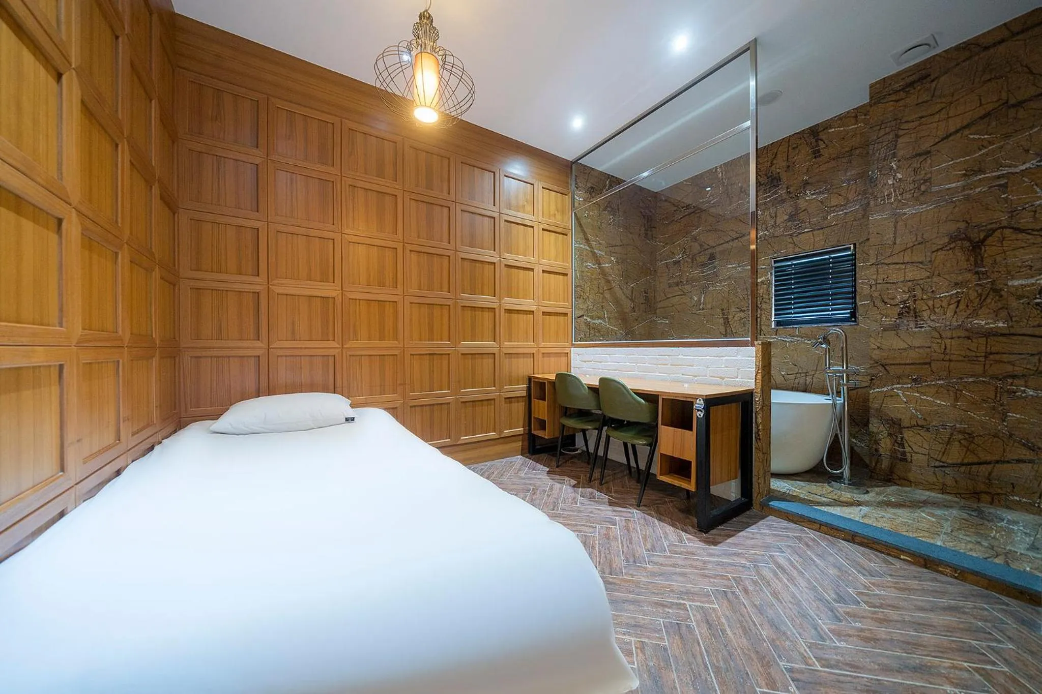 Bed in H-AVENUE Hotel Yeoksam