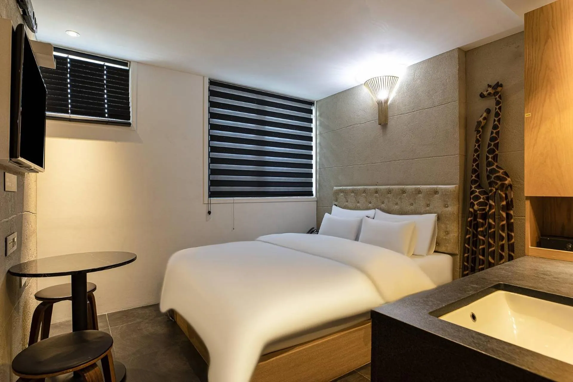 Bed in H-AVENUE Hotel Yeoksam