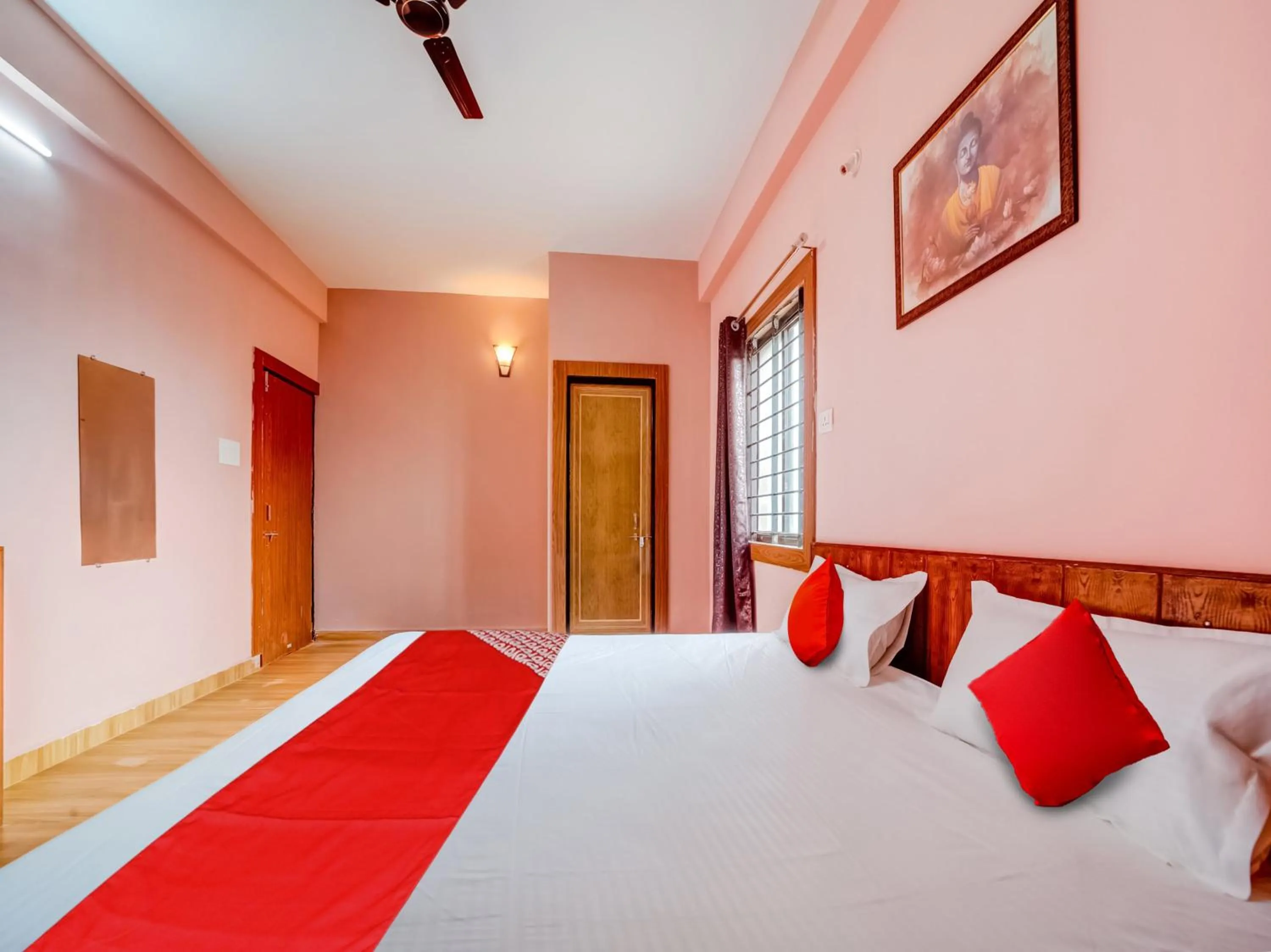 Bedroom, Bed in Hotel O Crown Square