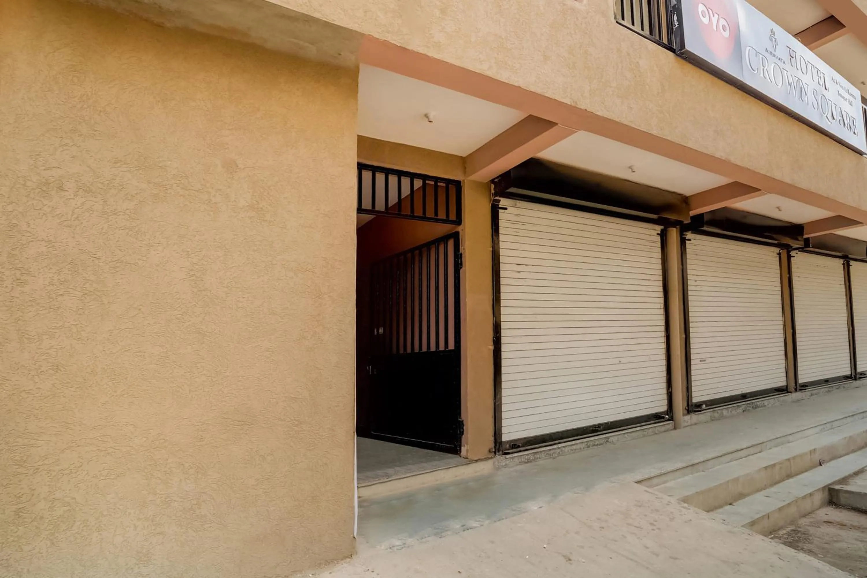 Facade/entrance in Super Hotel O Crown Square