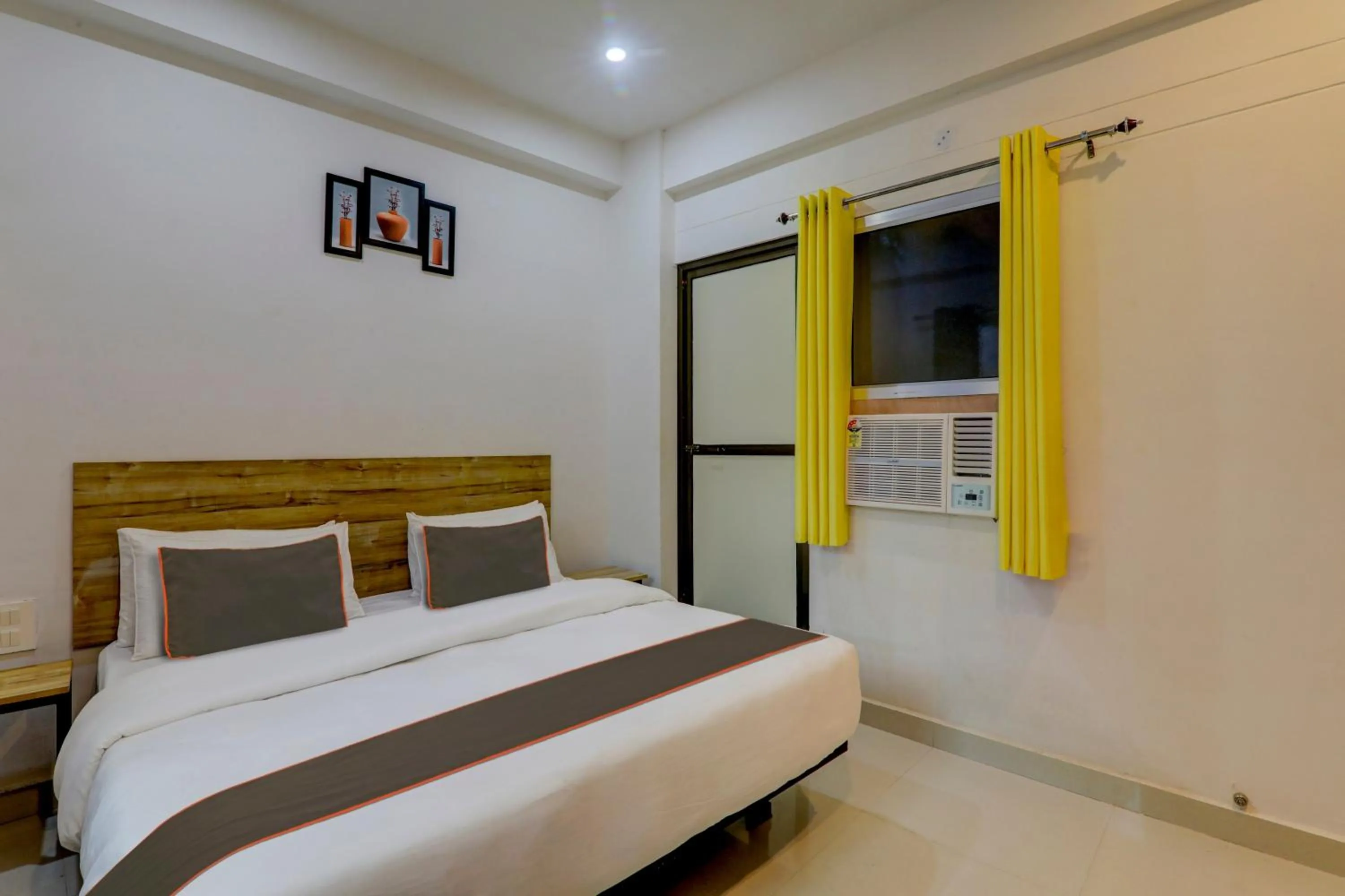 Bedroom, Bed in Super Collection O Paliwal's Paradise